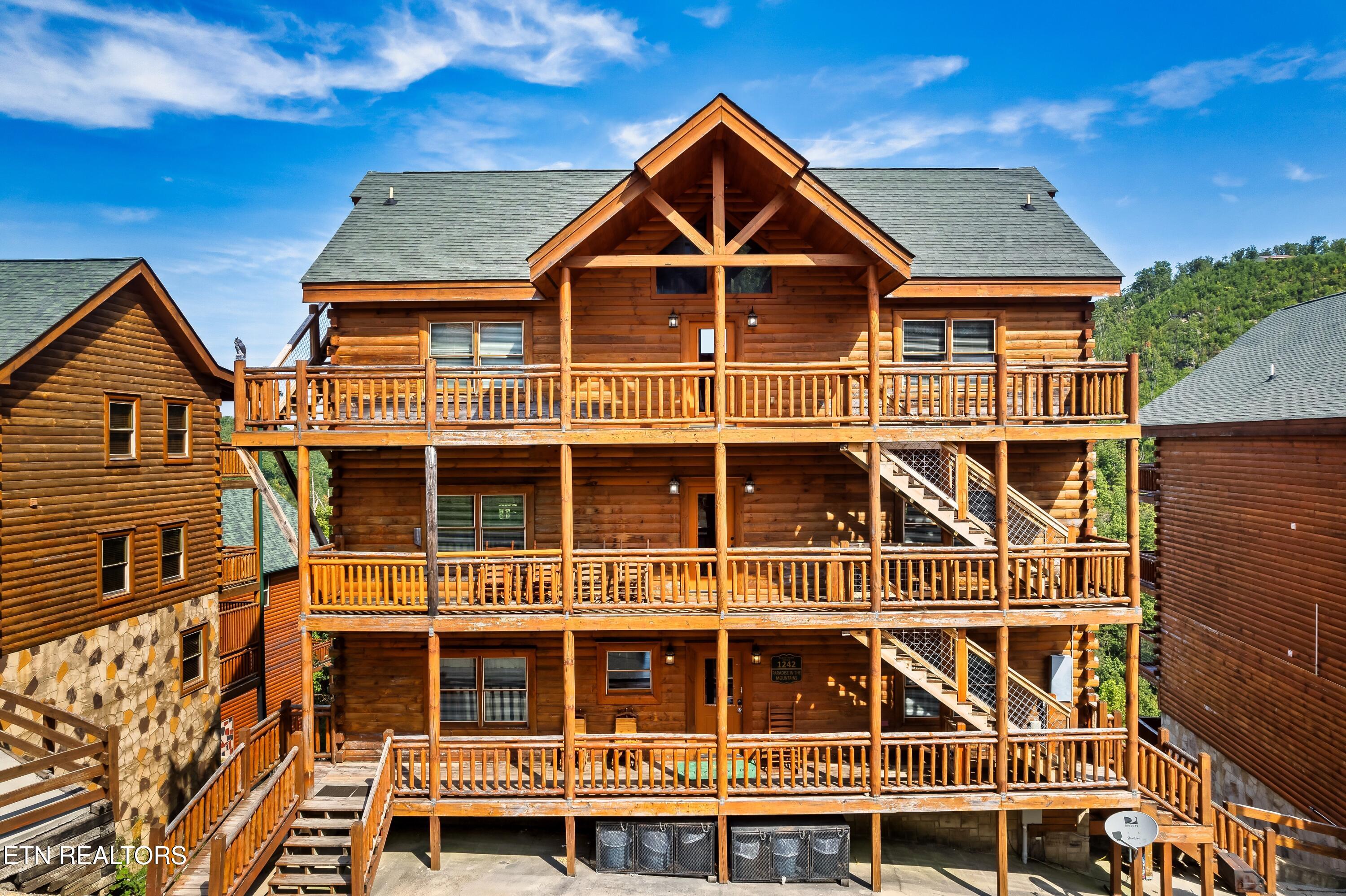 1242 Bird Nest Way Sevierville TN 37862