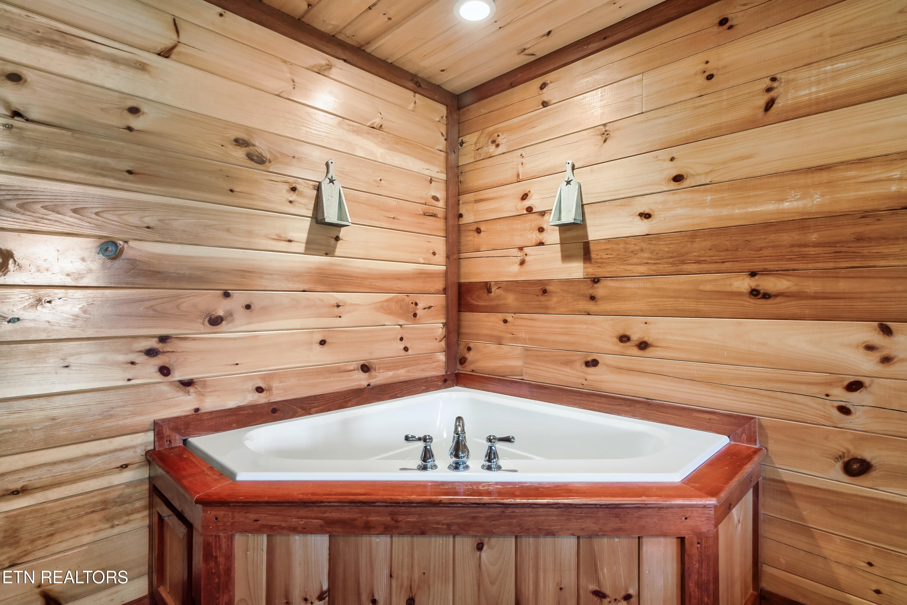 1242 Bird Nest Way Sevierville TN 37862