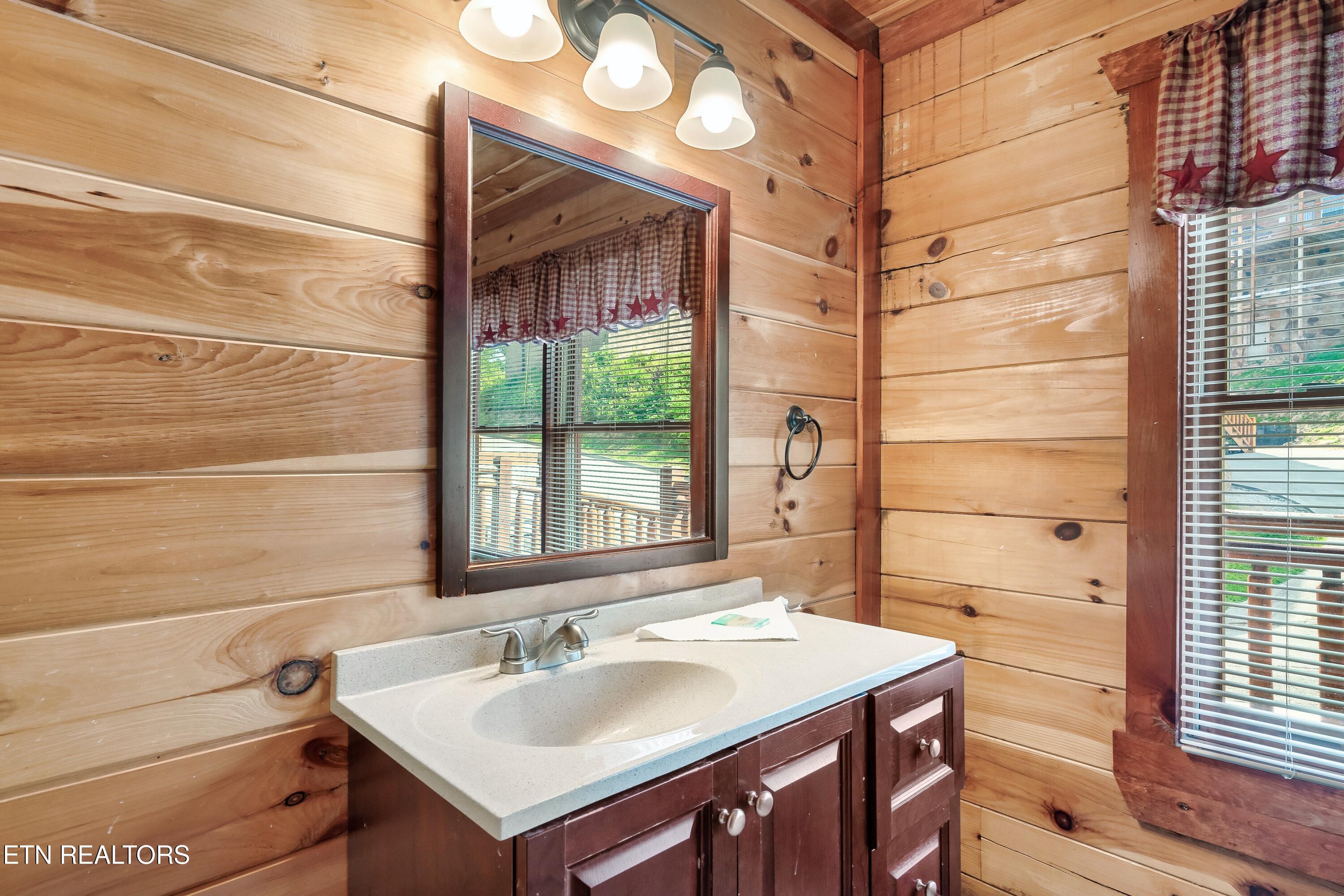 1242 Bird Nest Way Sevierville TN 37862