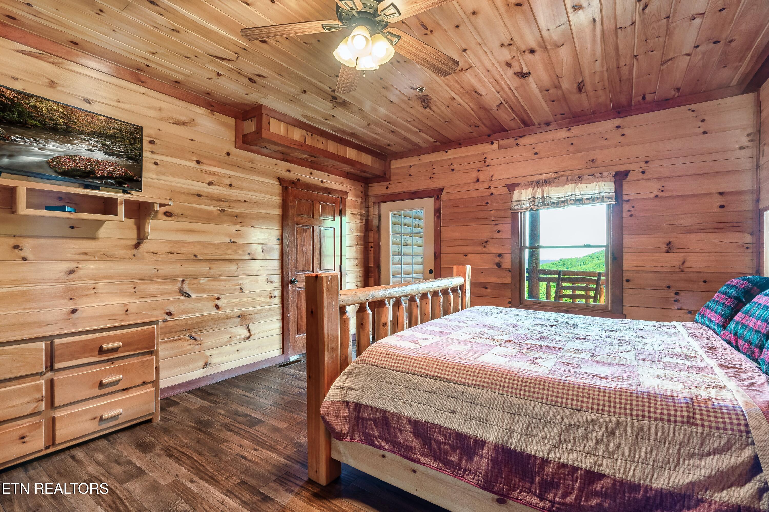 1242 Bird Nest Way Sevierville TN 37862