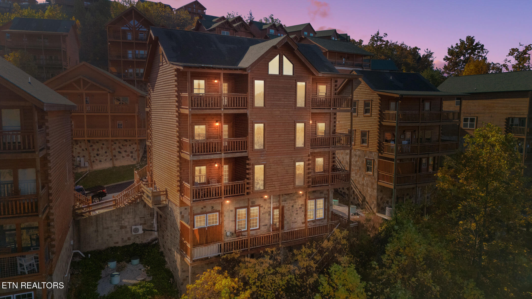 1242 Bird Nest Way Sevierville TN 37862