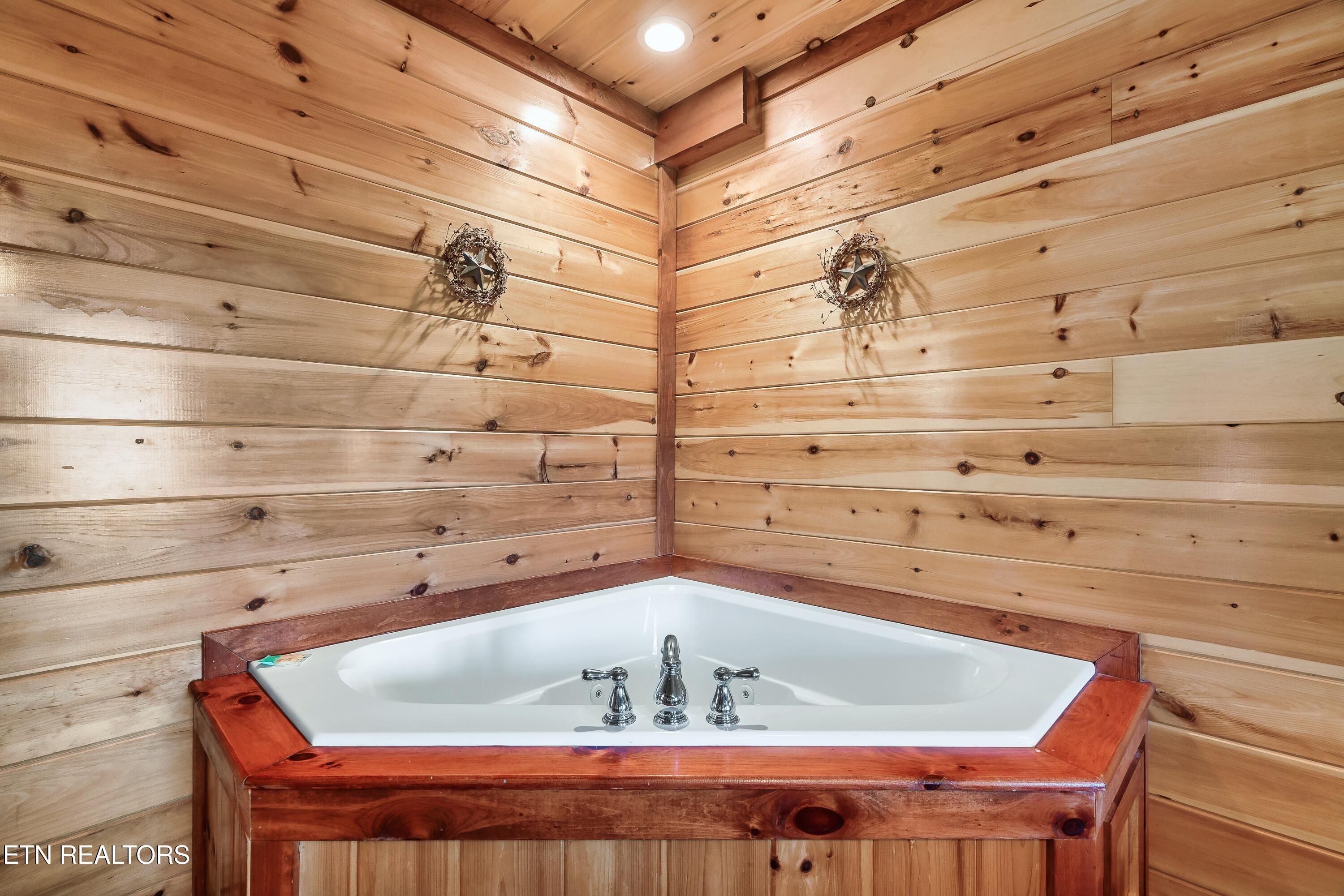 1242 Bird Nest Way Sevierville TN 37862