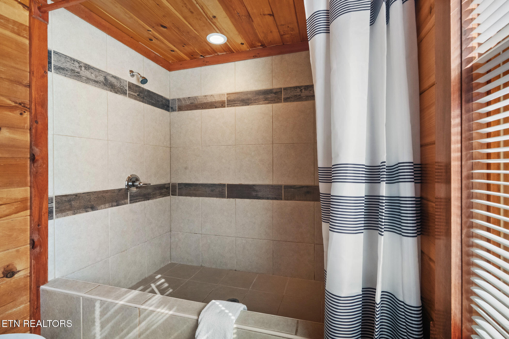1242 Bird Nest Way Sevierville TN 37862