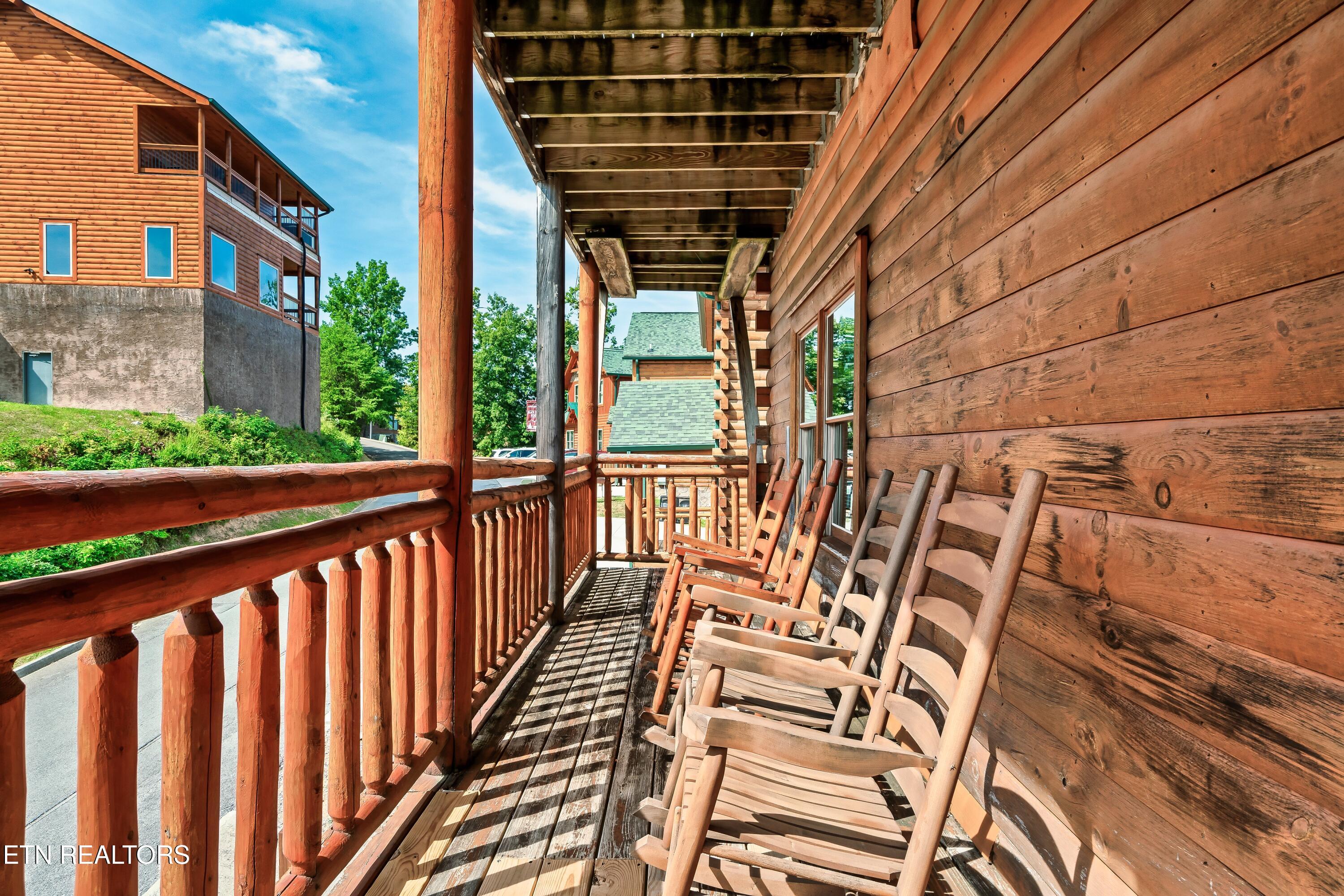 1242 Bird Nest Way Sevierville TN 37862