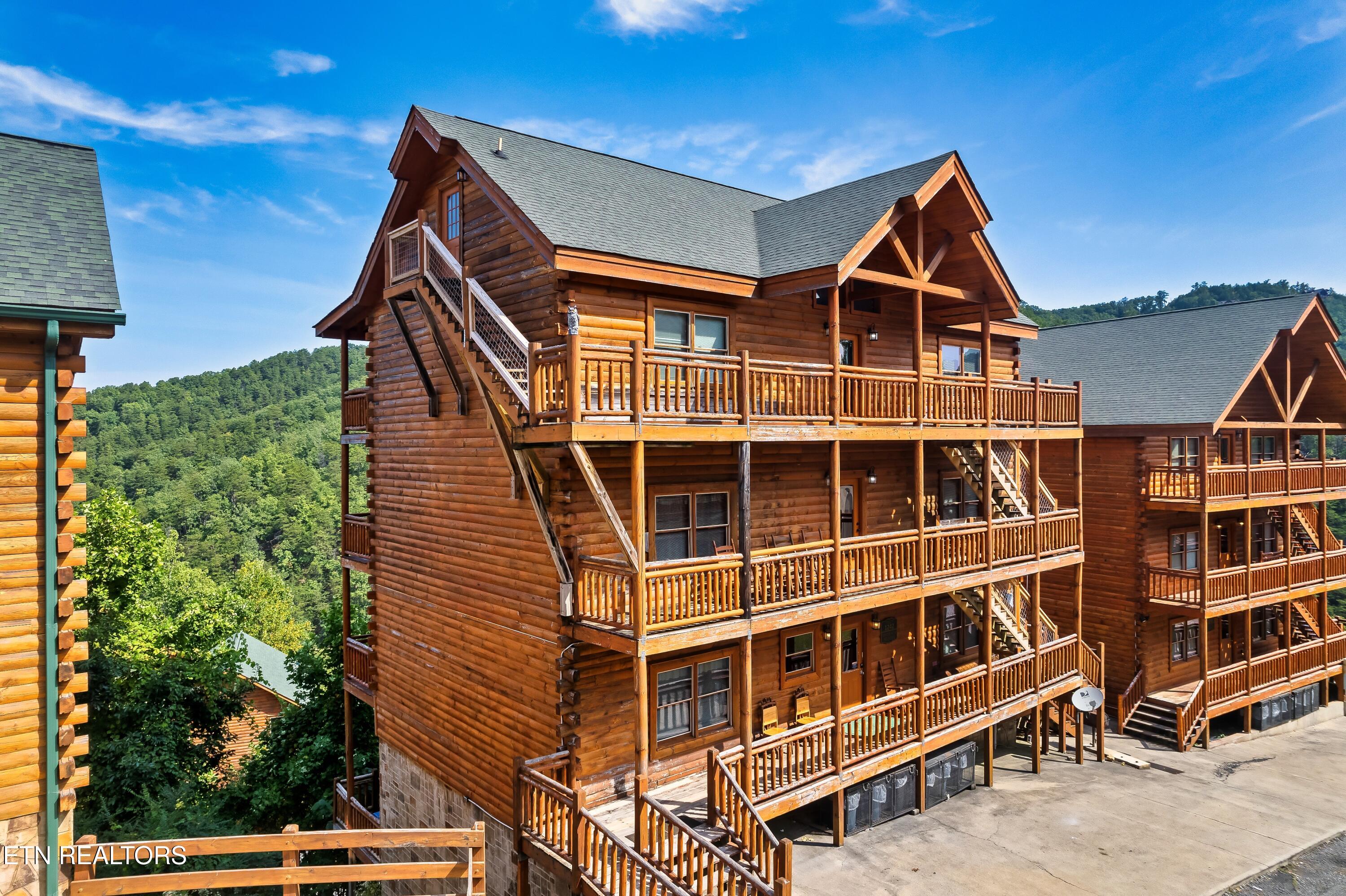 1242 Bird Nest Way Sevierville TN 37862