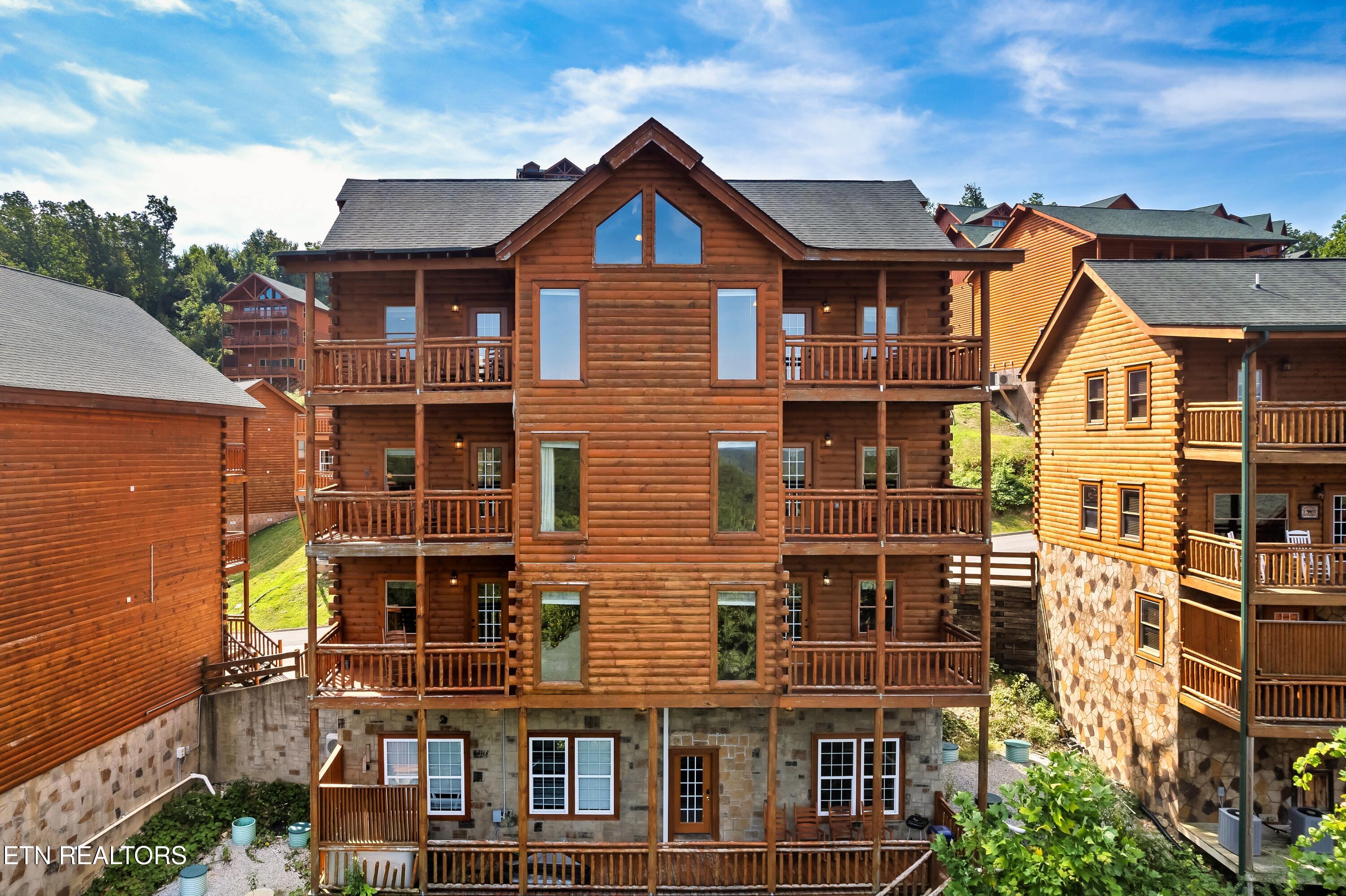 1242 Bird Nest Way Sevierville TN 37862
