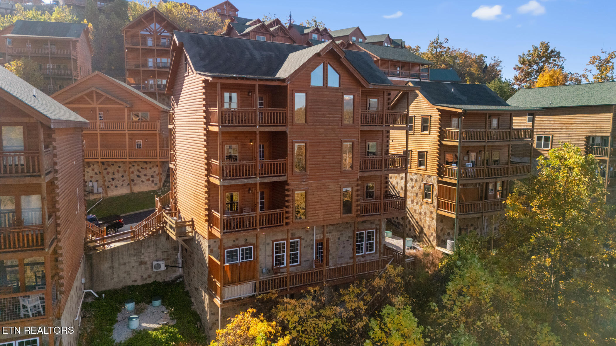 1242 Bird Nest Way Sevierville TN 37862