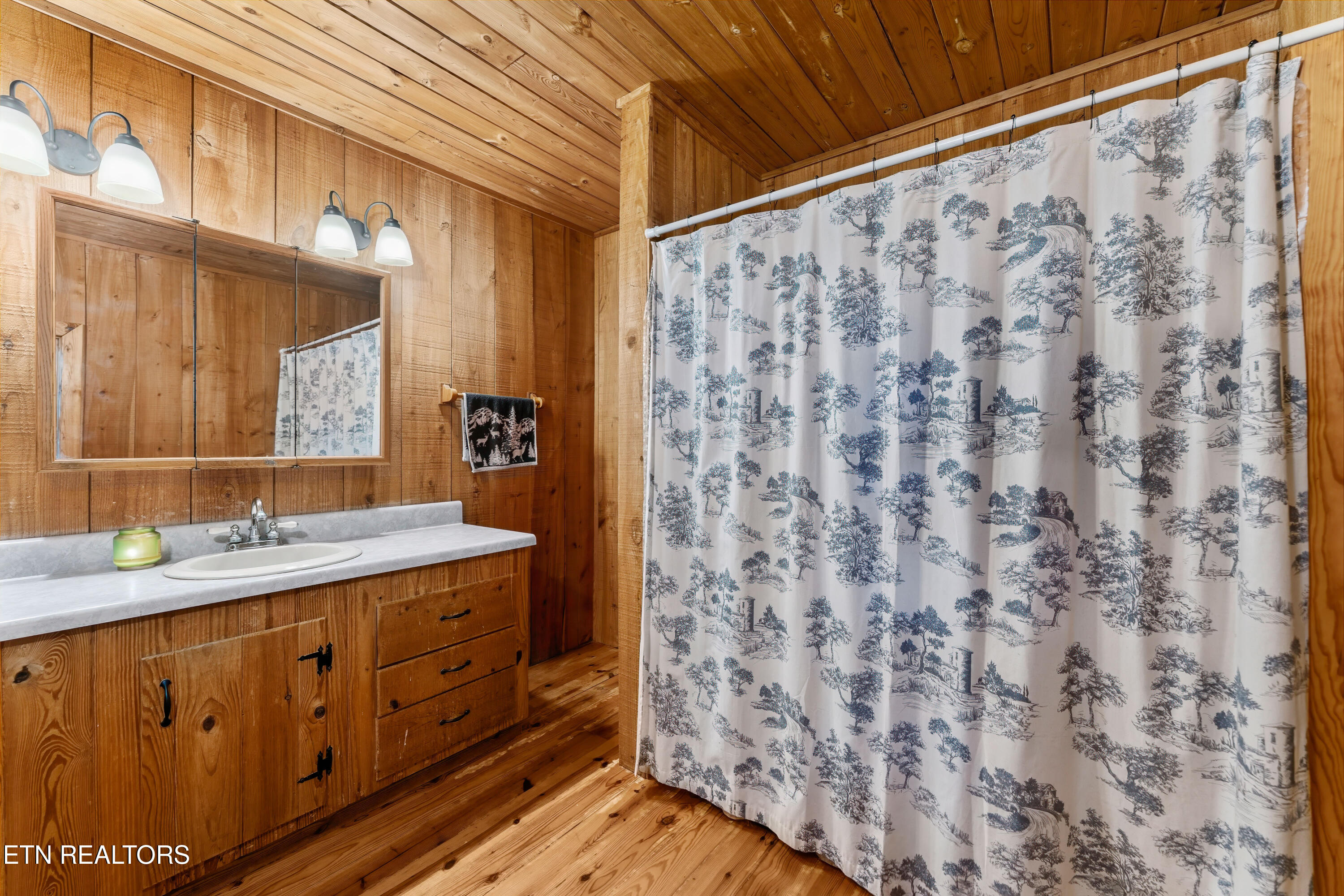 9809 Fairview Road Lenoir City TN 37772