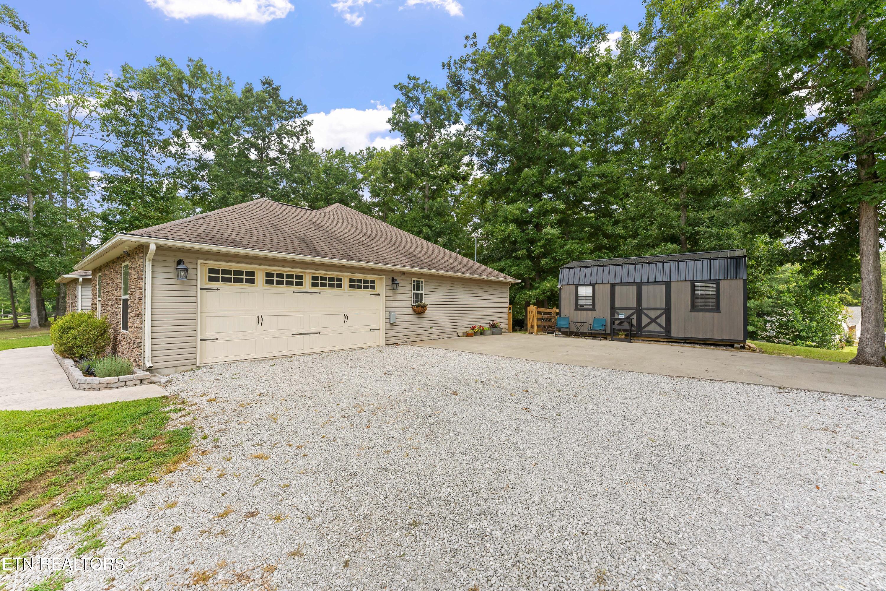 190 Logan Lane Oneida TN 37841