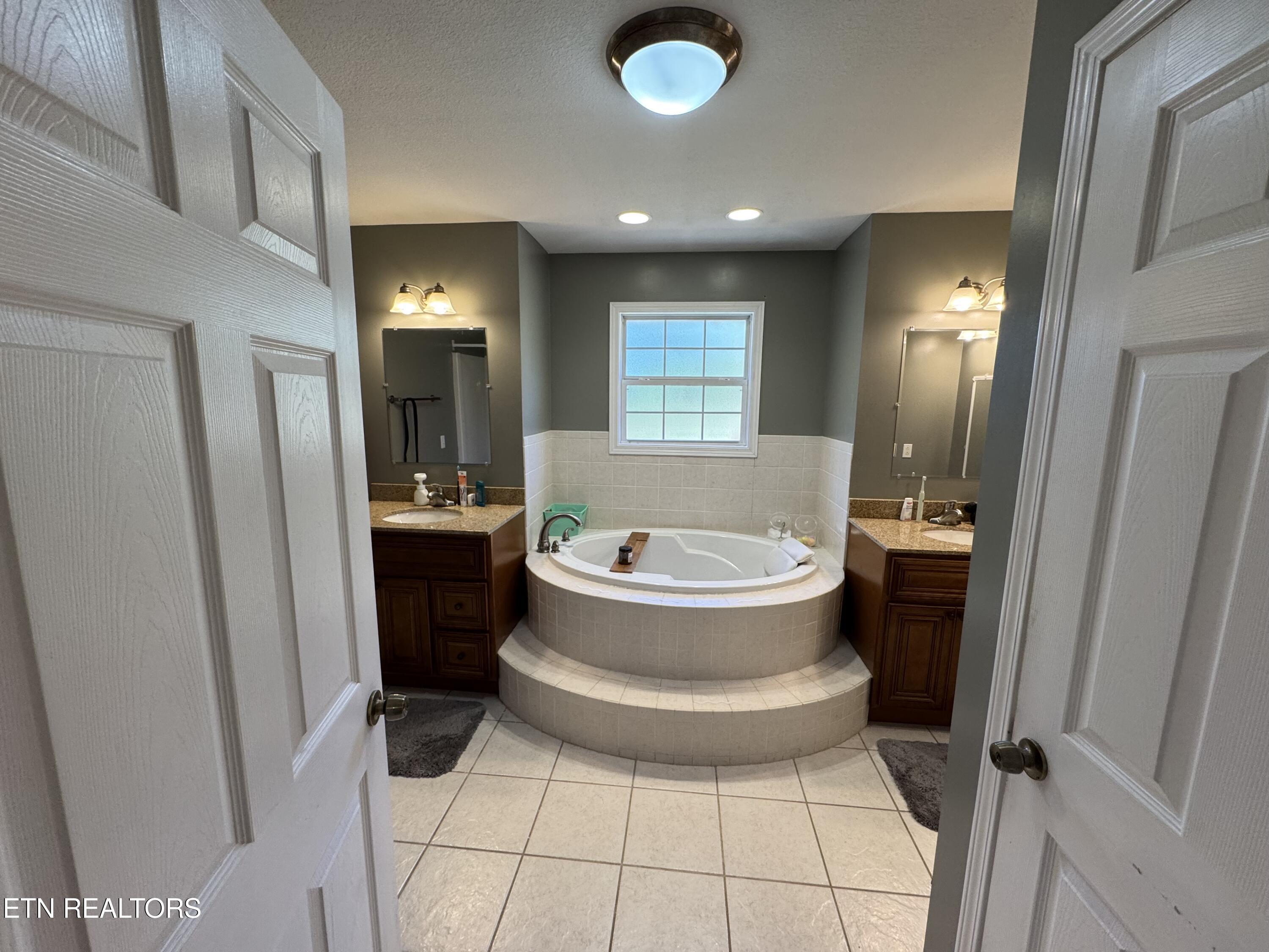 1050 Jane Phillips Road Oneida TN 37841
