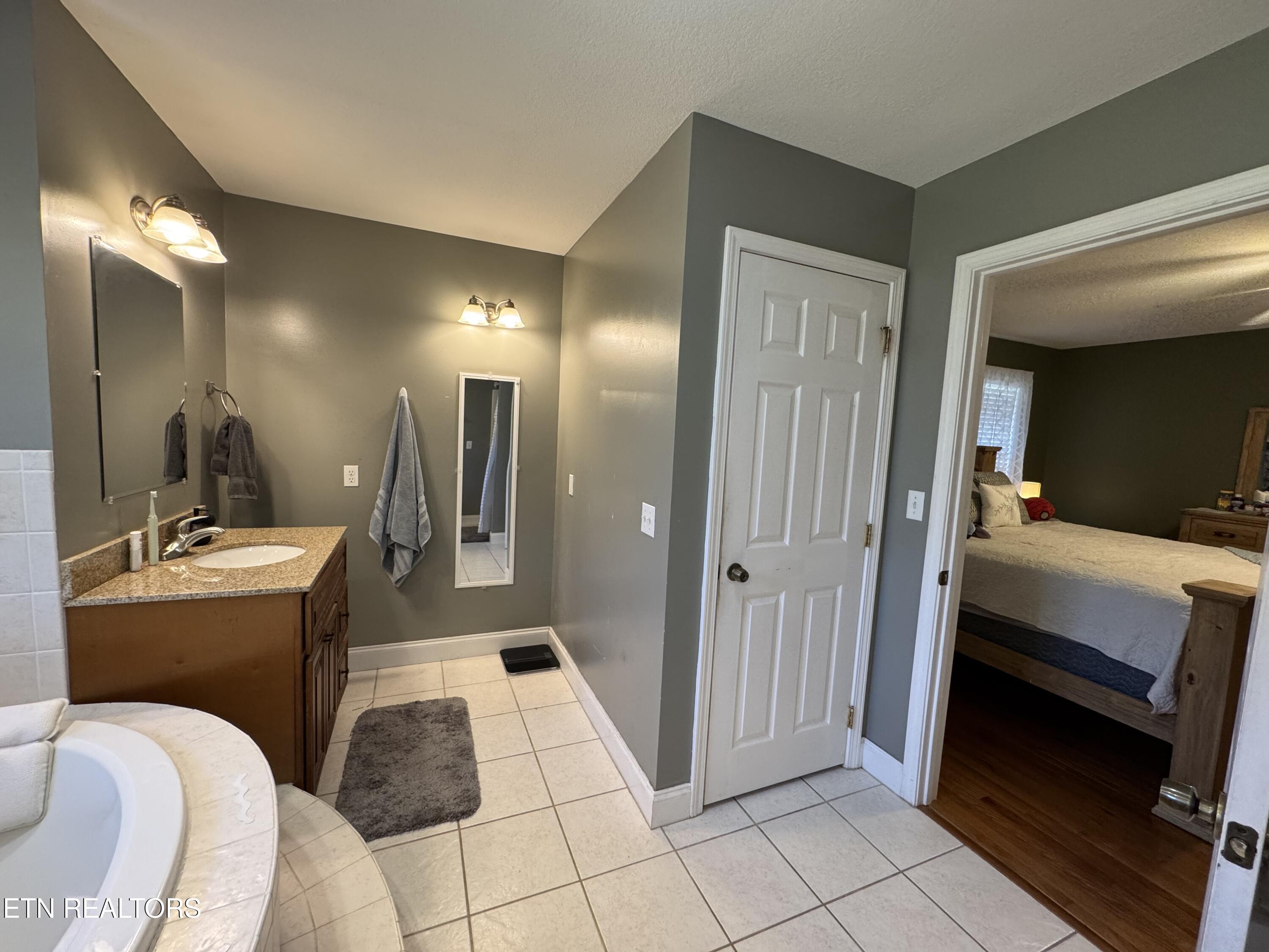 1050 Jane Phillips Road Oneida TN 37841