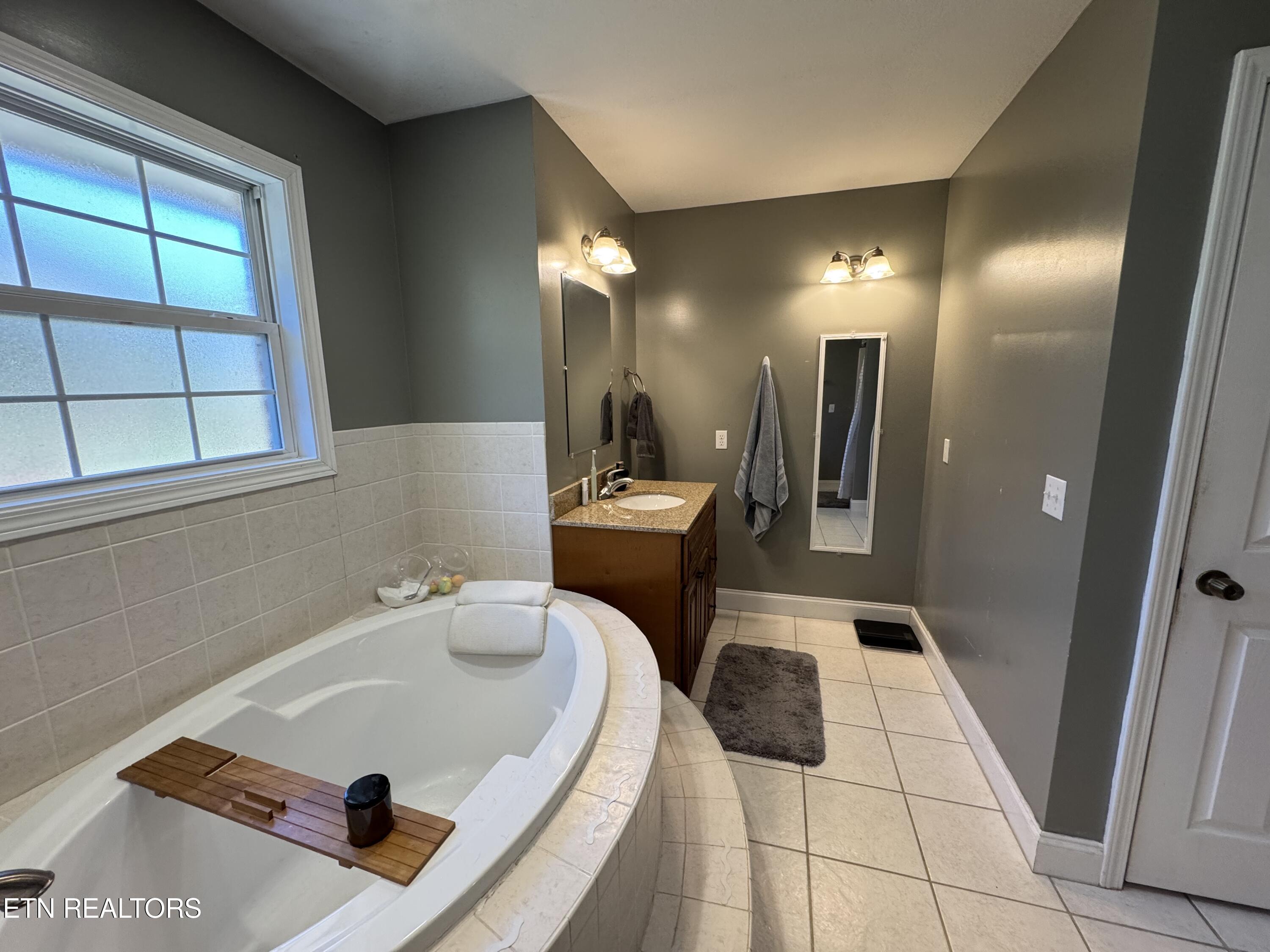 1050 Jane Phillips Road Oneida TN 37841