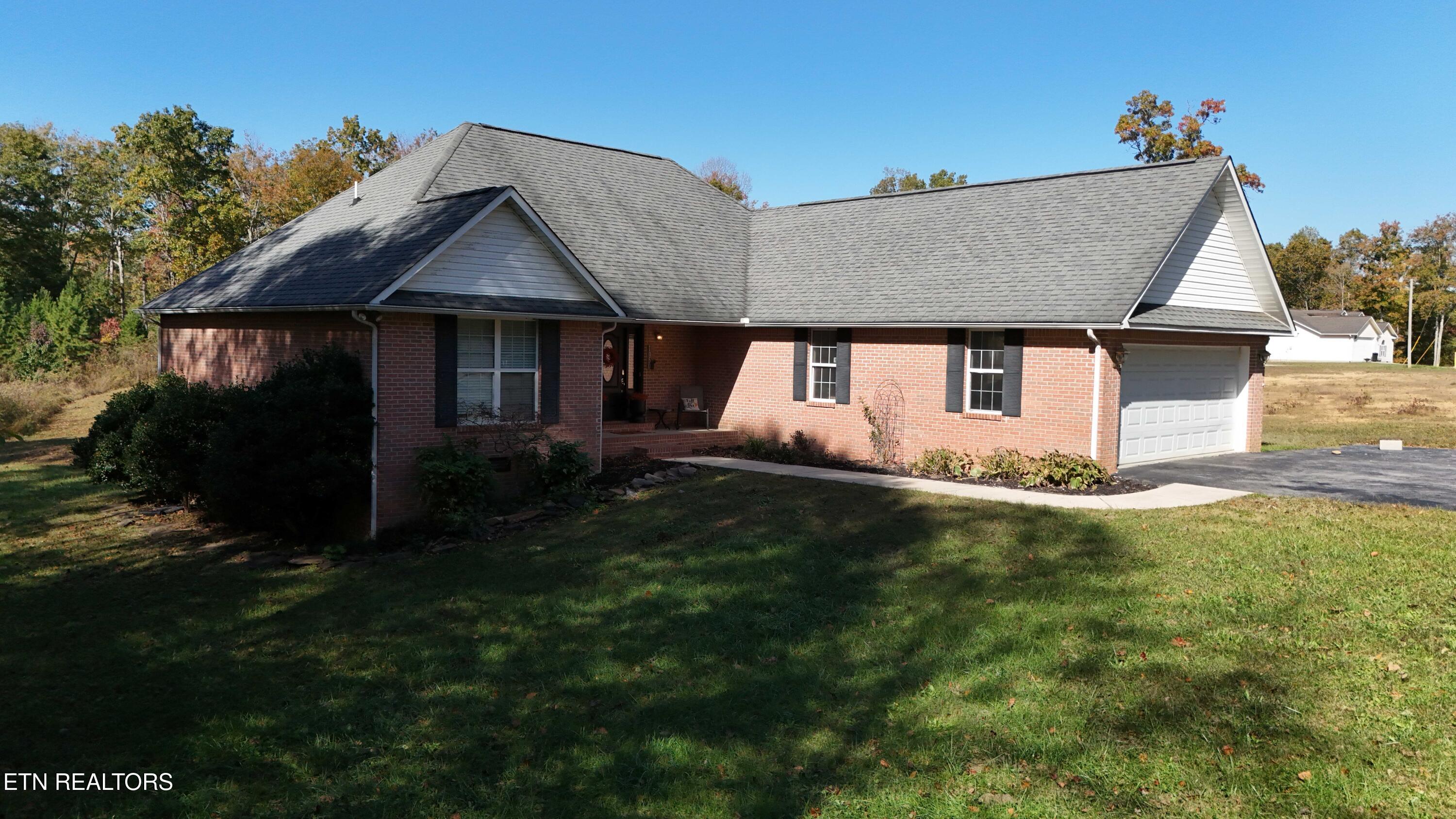 1050 Jane Phillips Road Oneida TN 37841