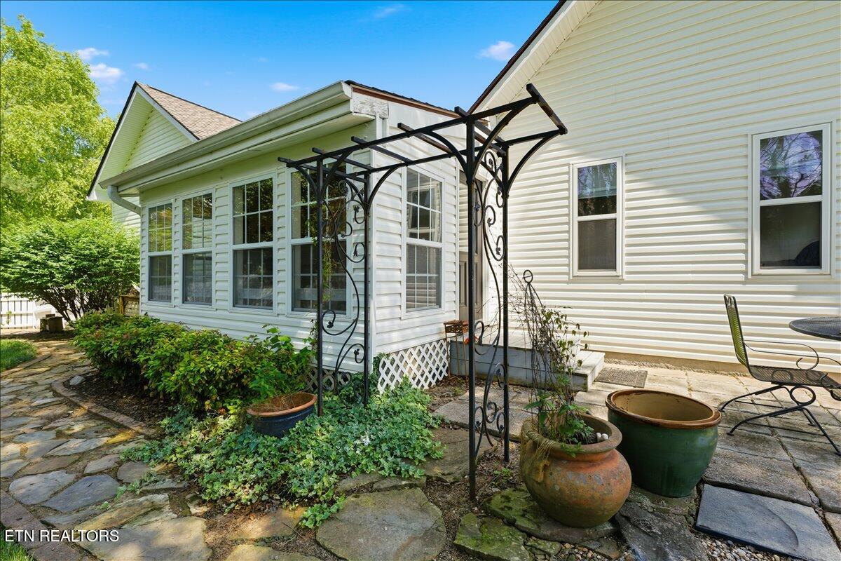 211 Chogi Lane Loudon TN 37774