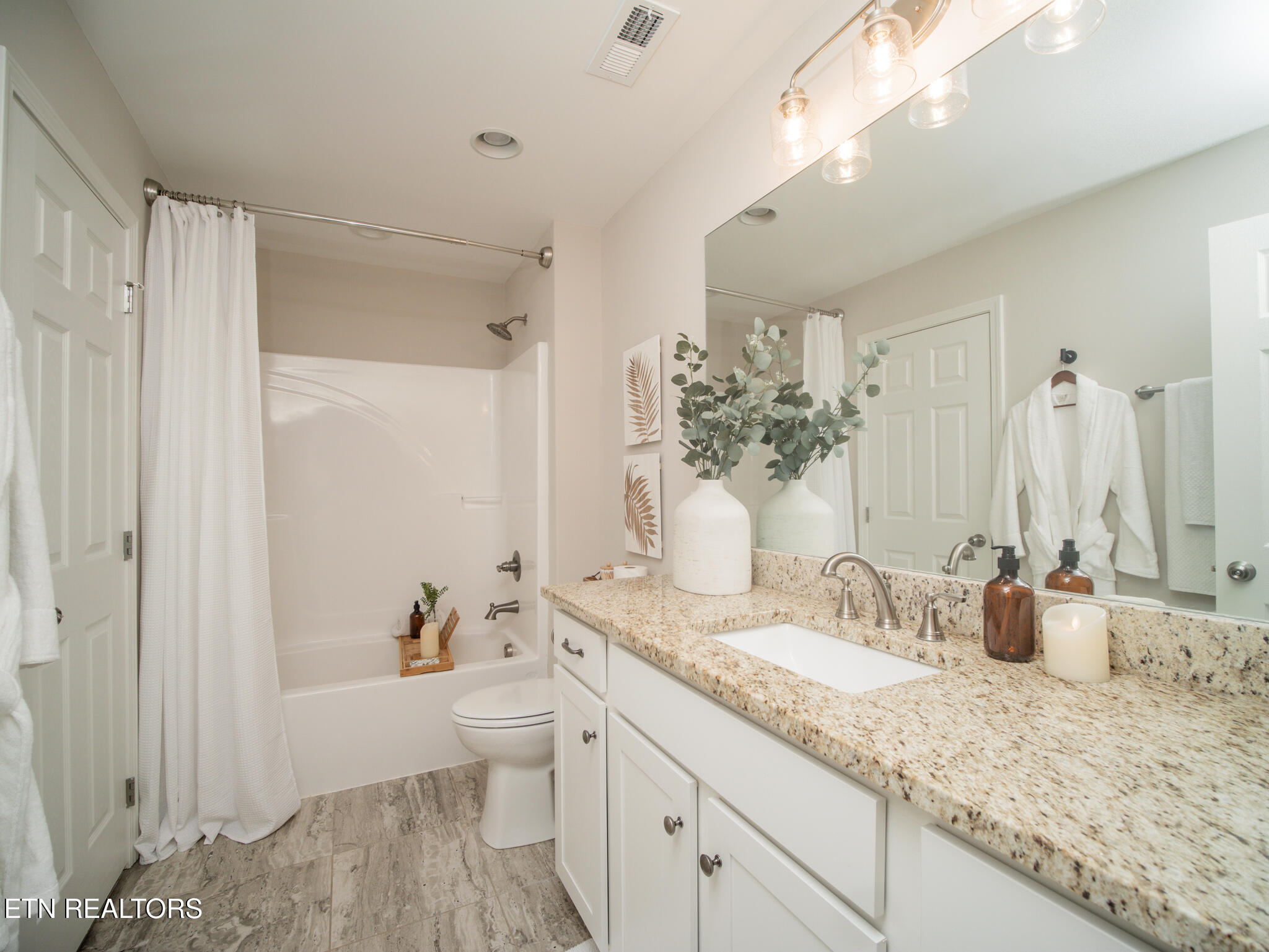 496 Jacksonian Way Lenoir City TN 37772