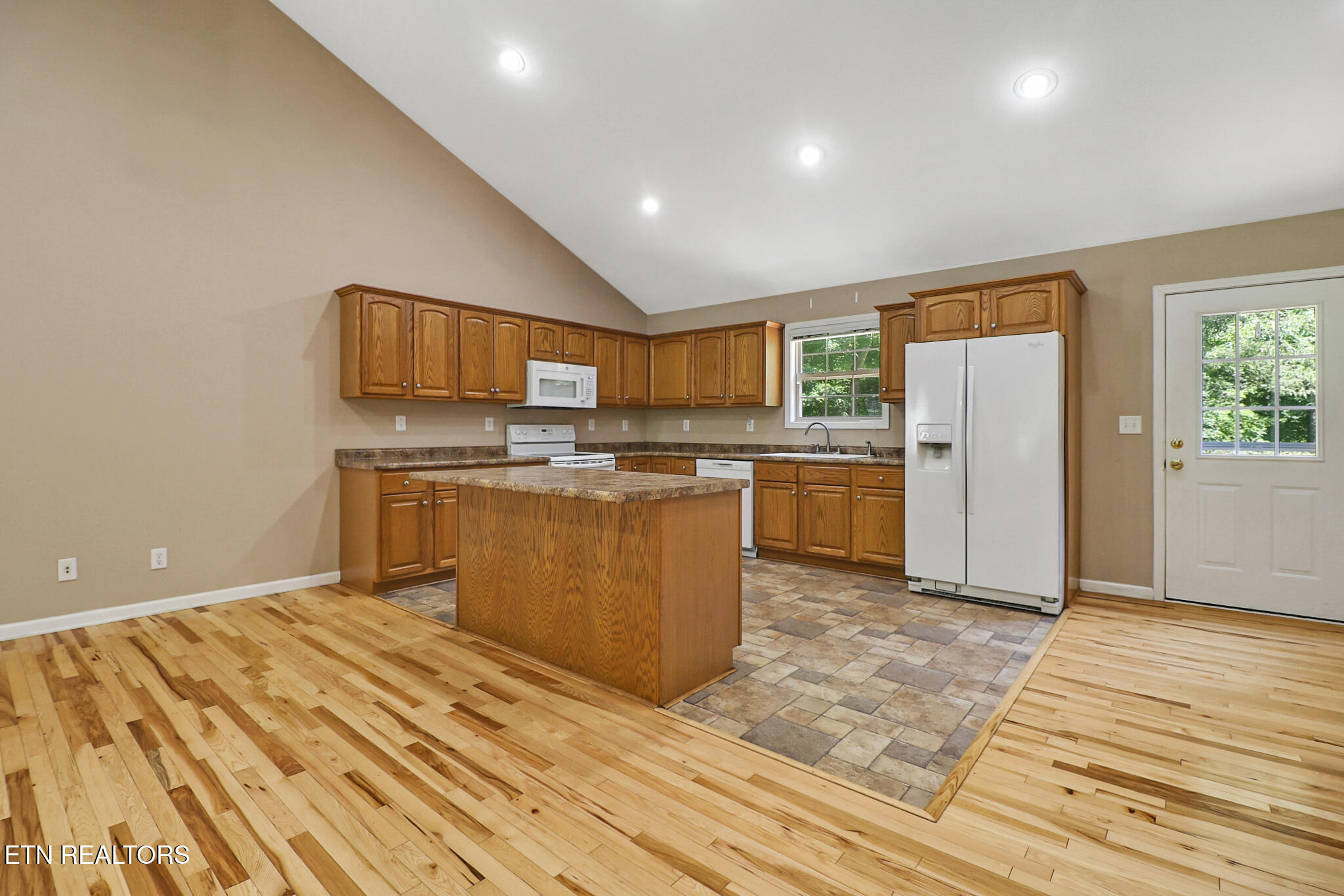 338 Swallows Crossing Grimsley TN 38565