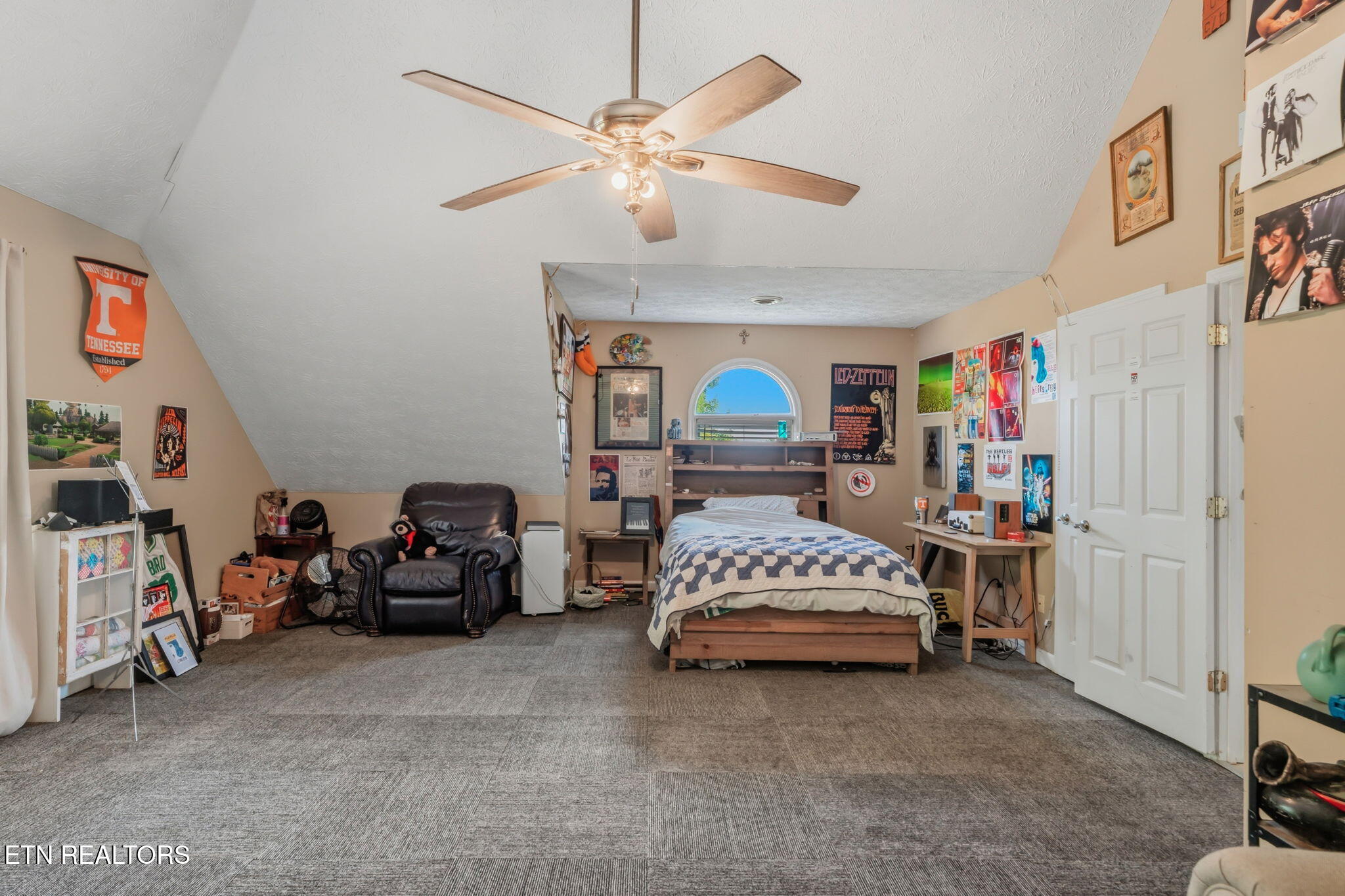 5305 Beverly Oaks Drive Knoxville TN 37918