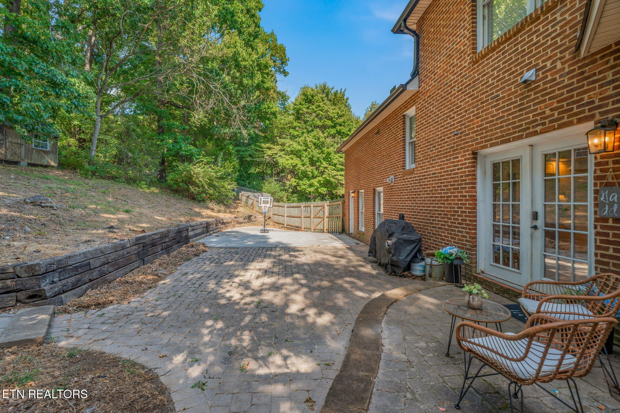 5305 Beverly Oaks Drive Knoxville TN 37918