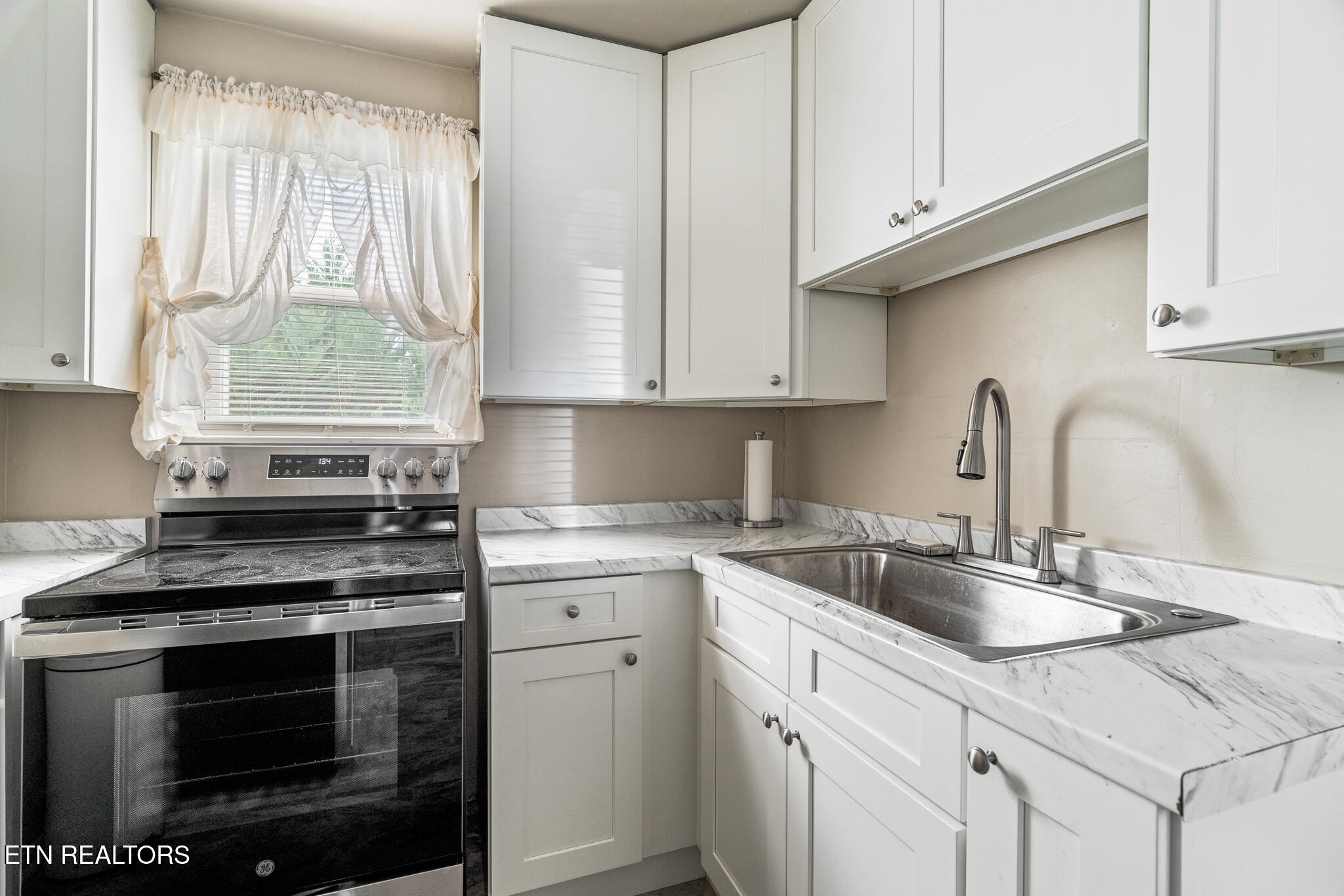 356 Hiawassee Avenue Knoxville TN 37917