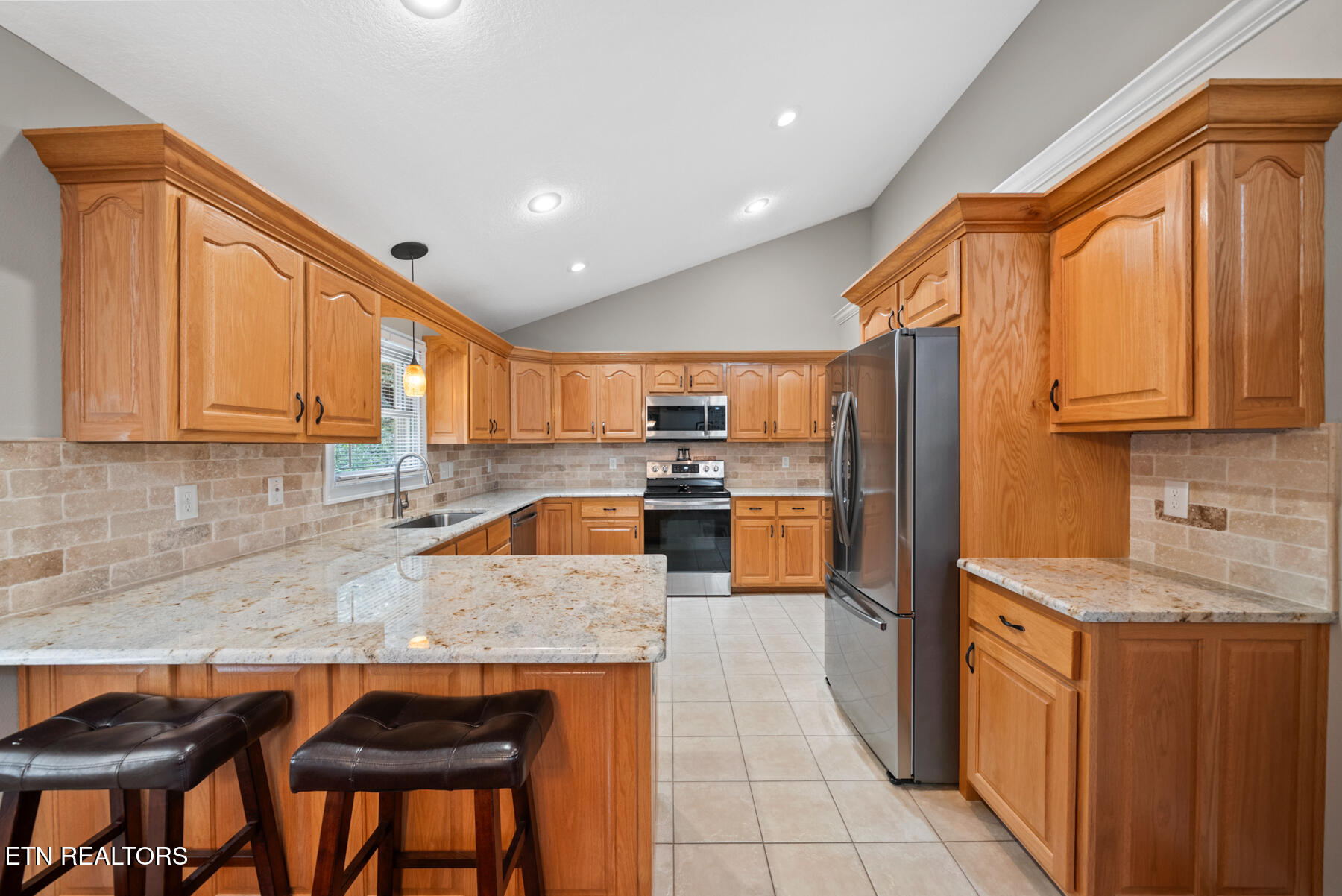 25 Brooks Lane Crossville TN 38558