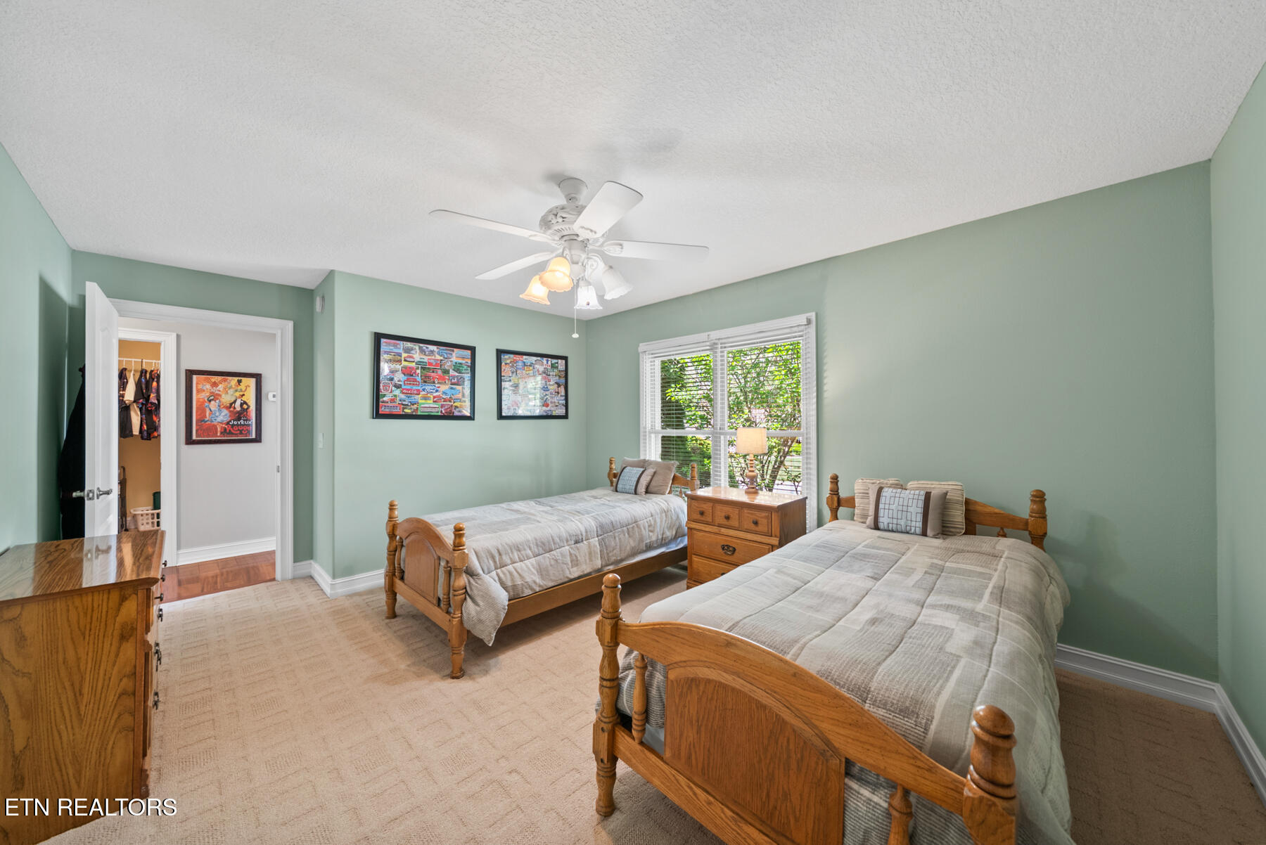 25 Brooks Lane Crossville TN 38558