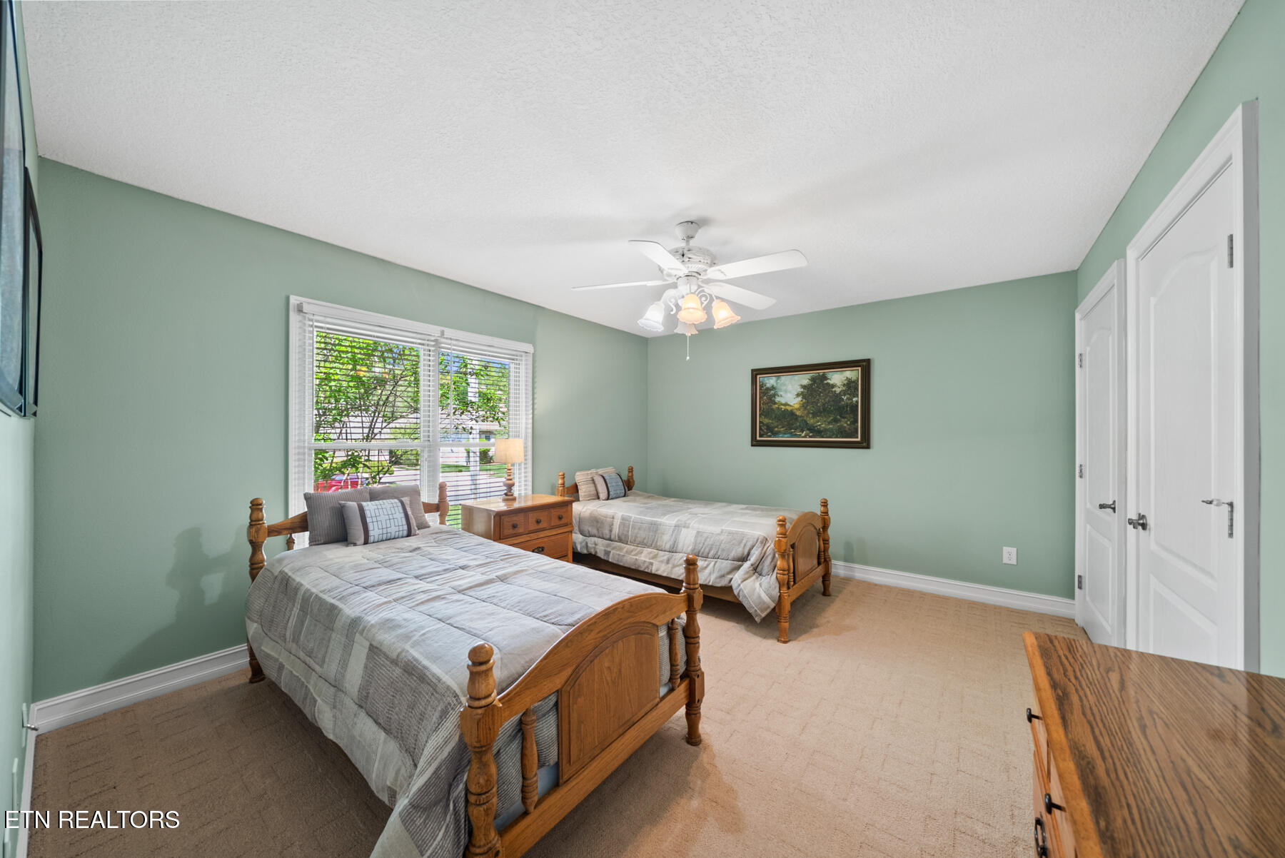 25 Brooks Lane Crossville TN 38558