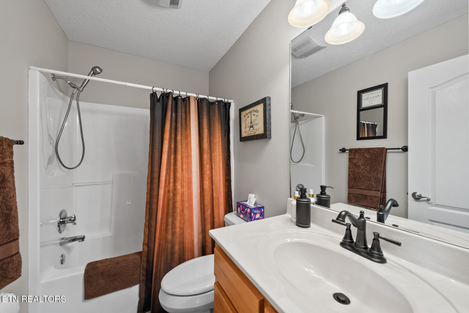 25 Brooks Lane Crossville TN 38558