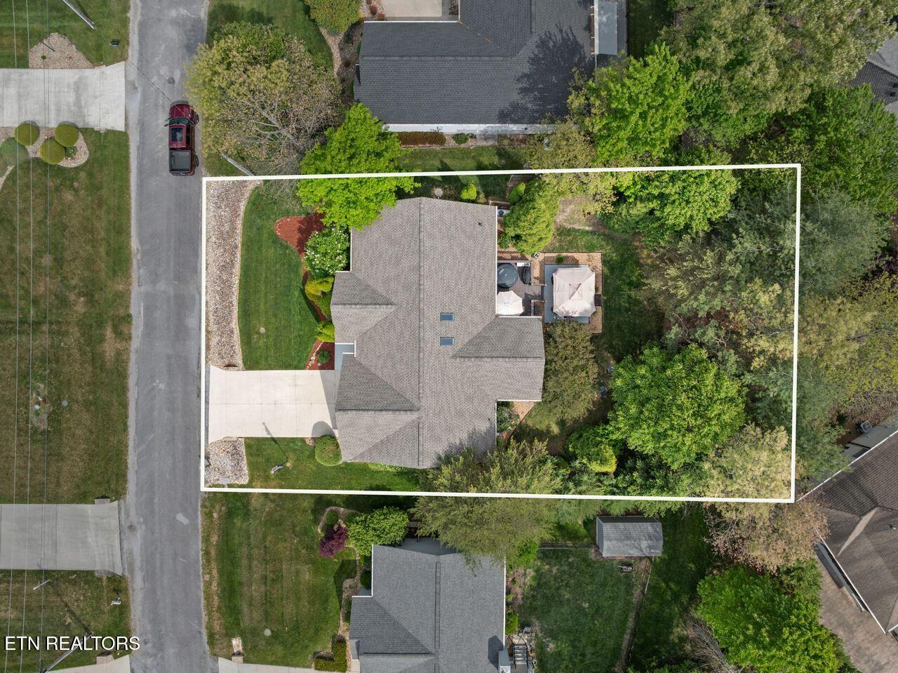 25 Brooks Lane Crossville TN 38558