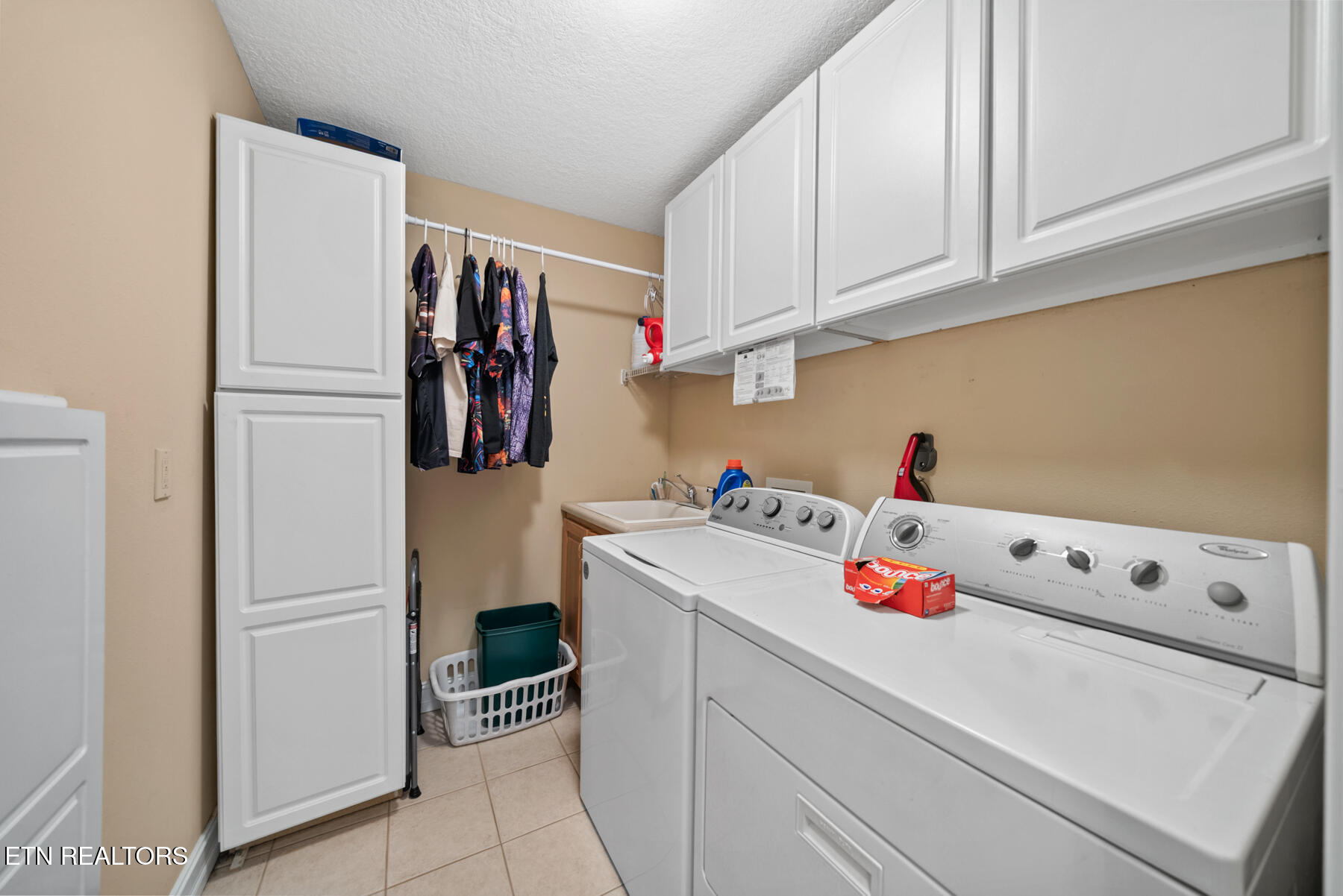 25 Brooks Lane Crossville TN 38558