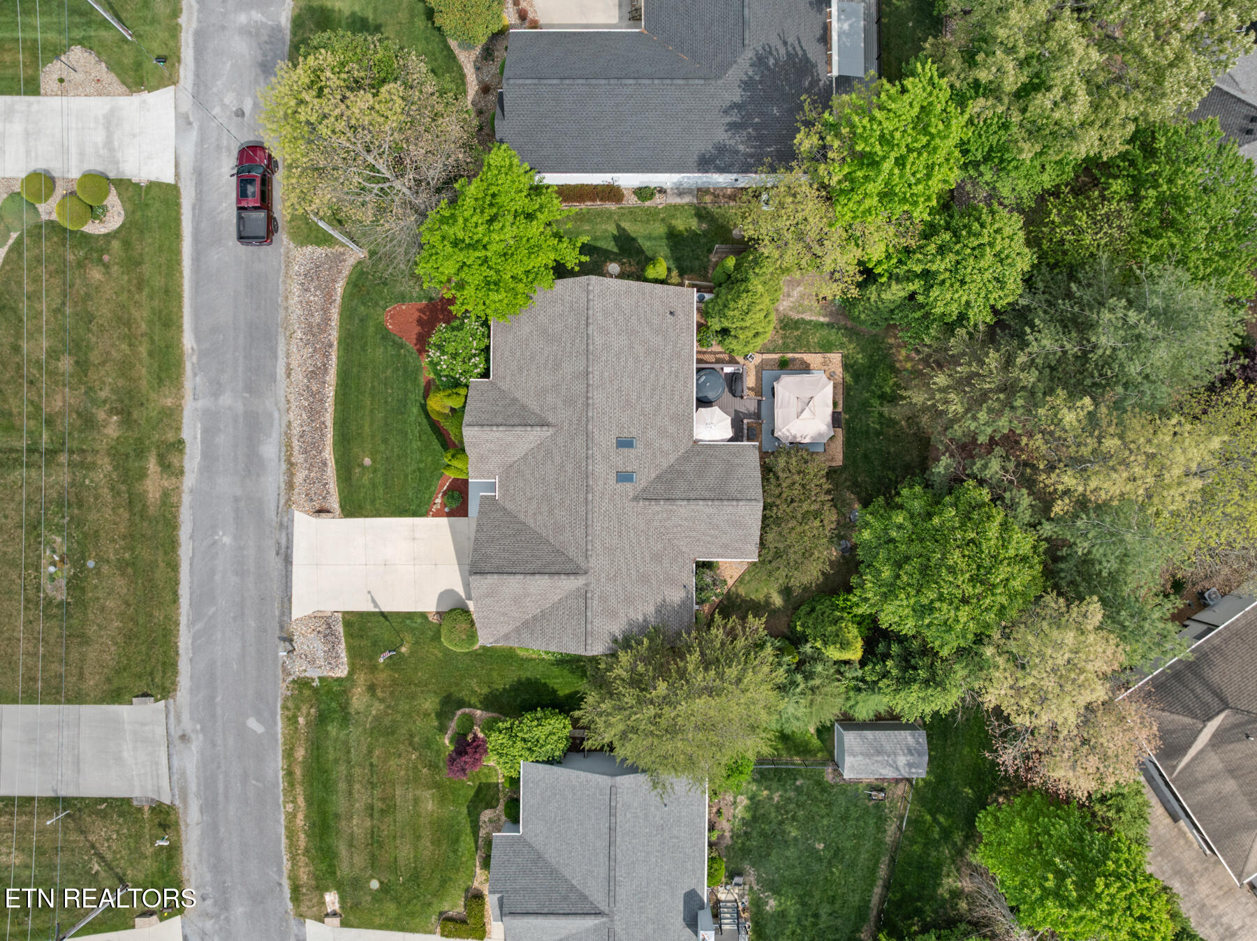 25 Brooks Lane Crossville TN 38558