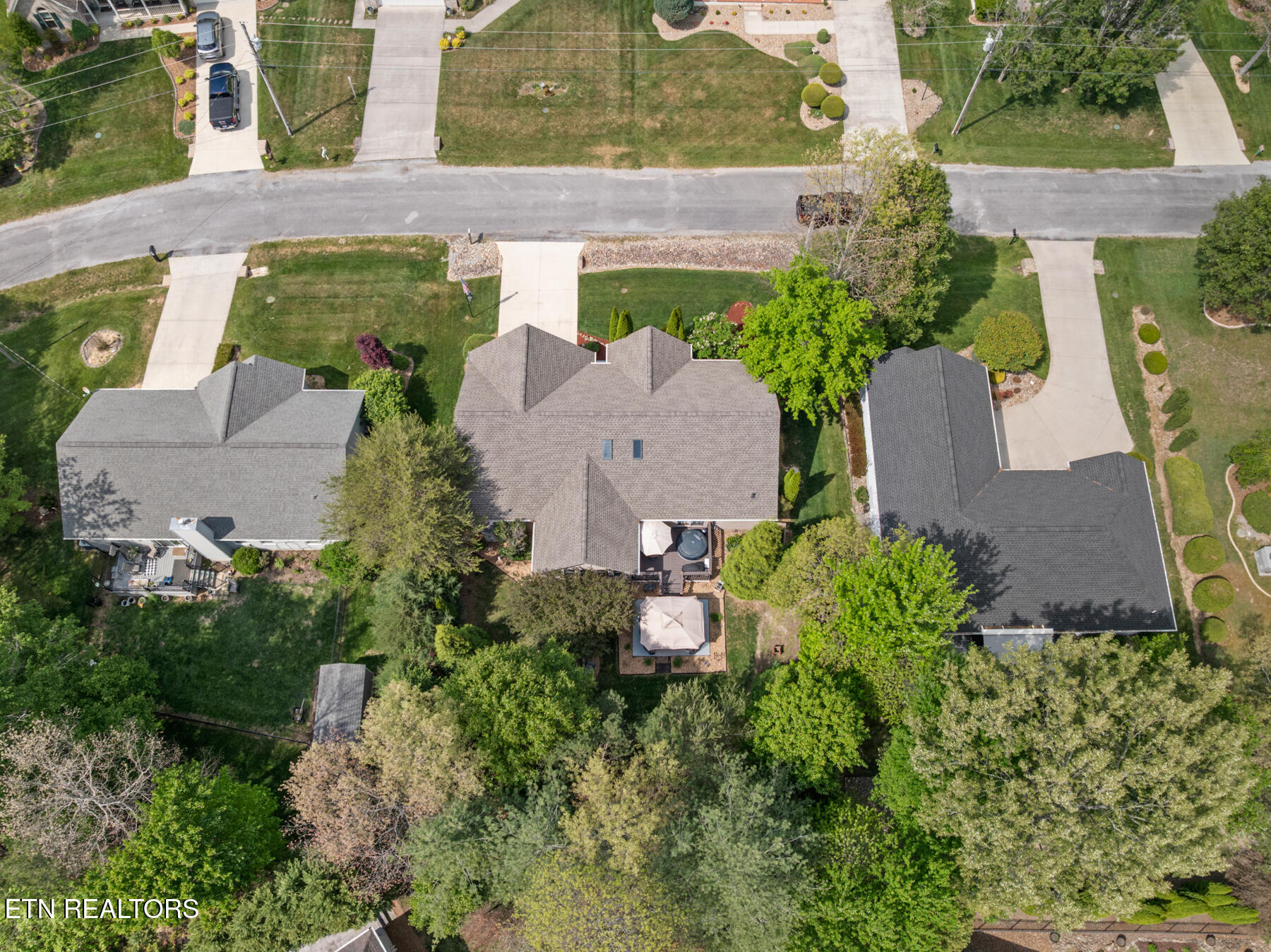 25 Brooks Lane Crossville TN 38558