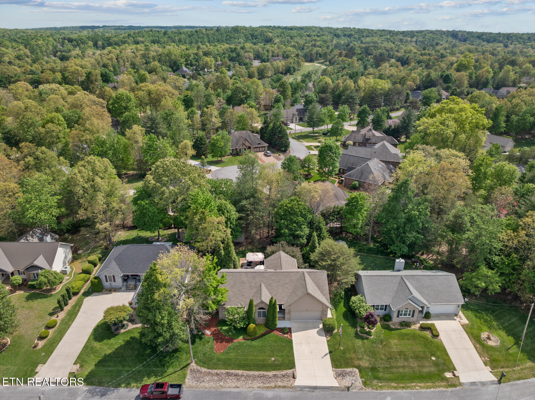 25 Brooks Lane Crossville TN 38558