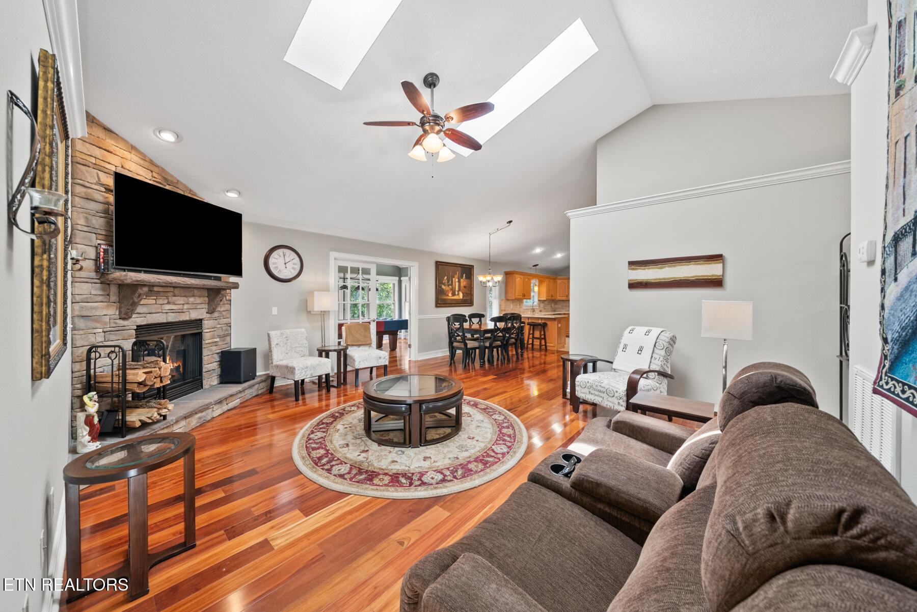 25 Brooks Lane Crossville TN 38558