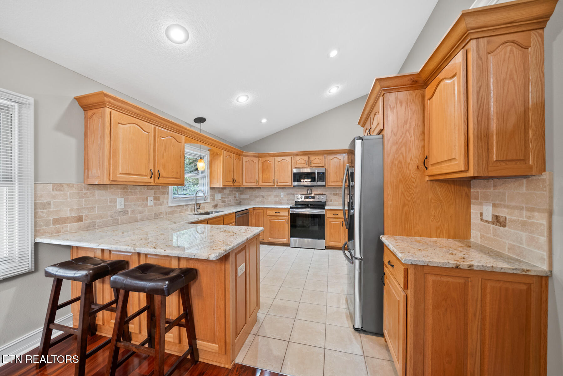 25 Brooks Lane Crossville TN 38558