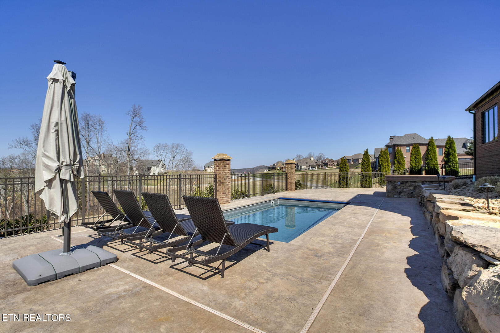 916 Castaway Lane Lenoir City TN 37772