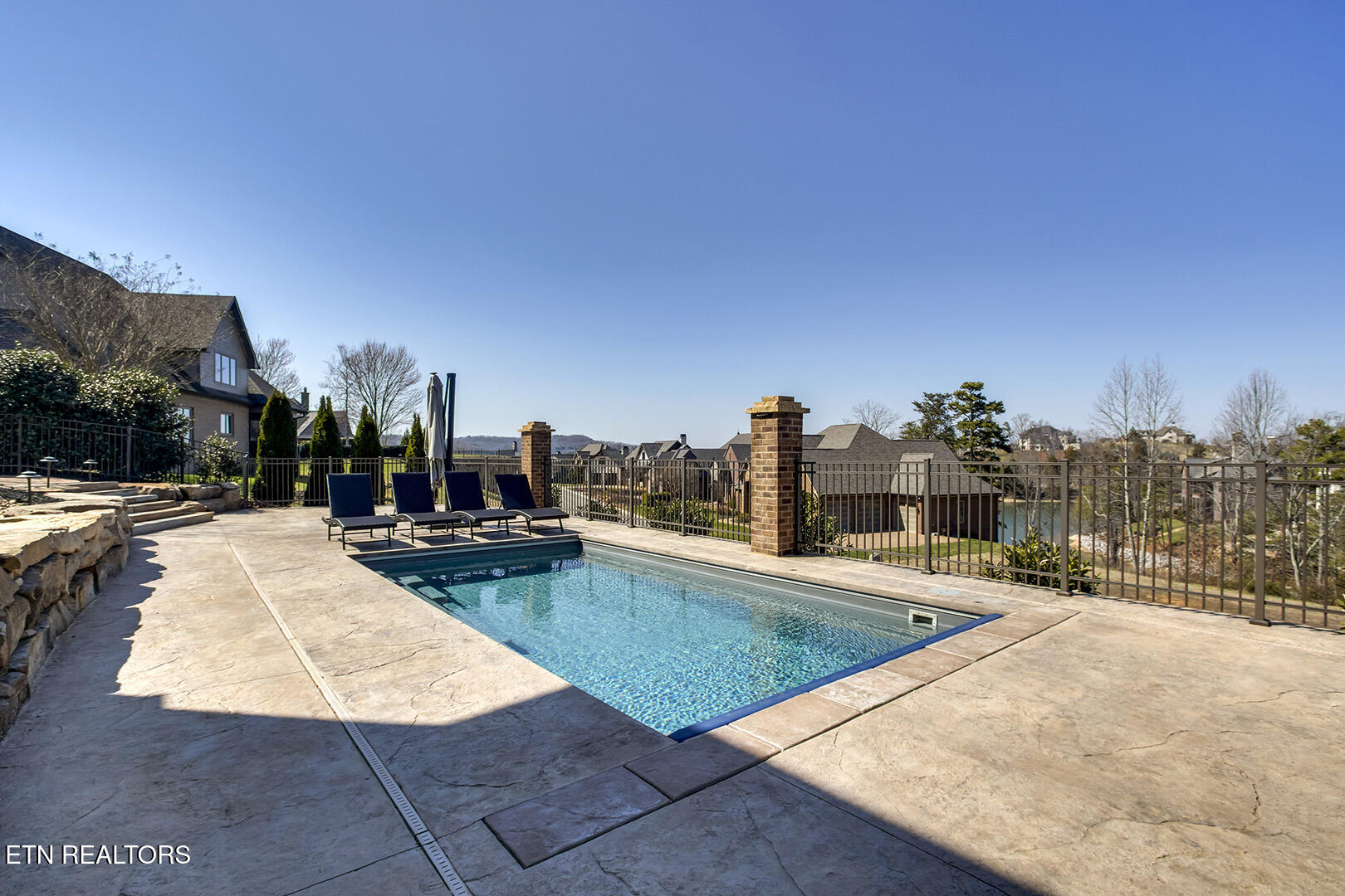 916 Castaway Lane Lenoir City TN 37772