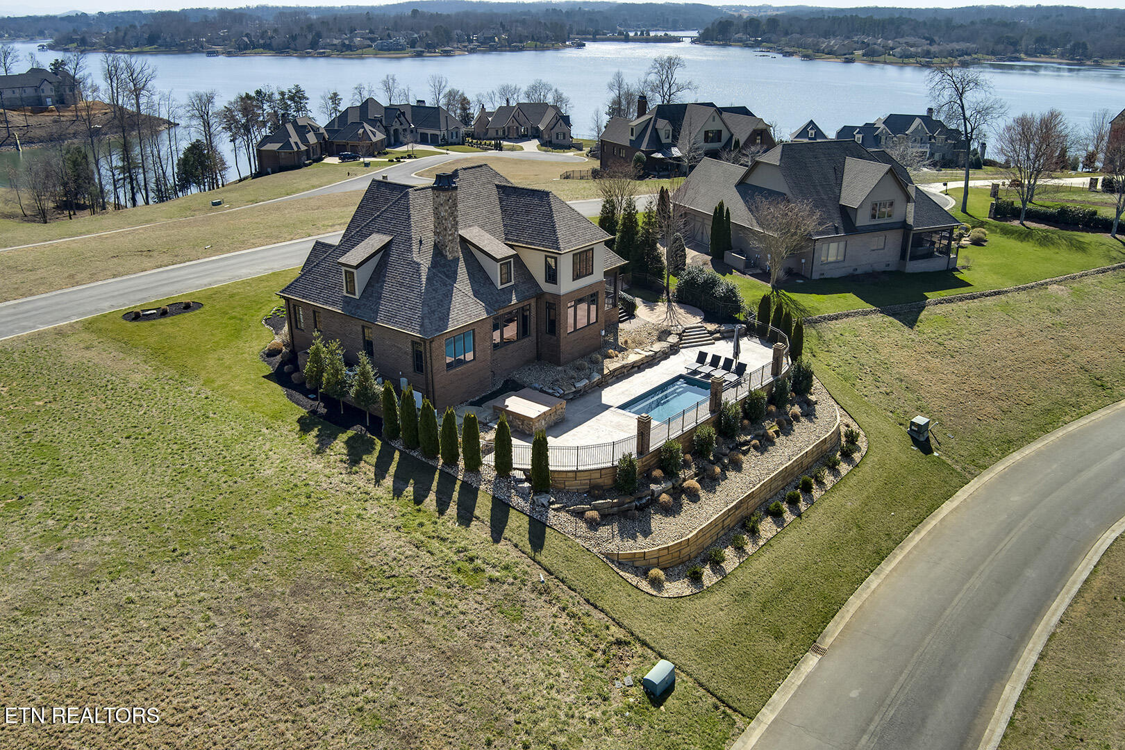 916 Castaway Lane Lenoir City TN 37772