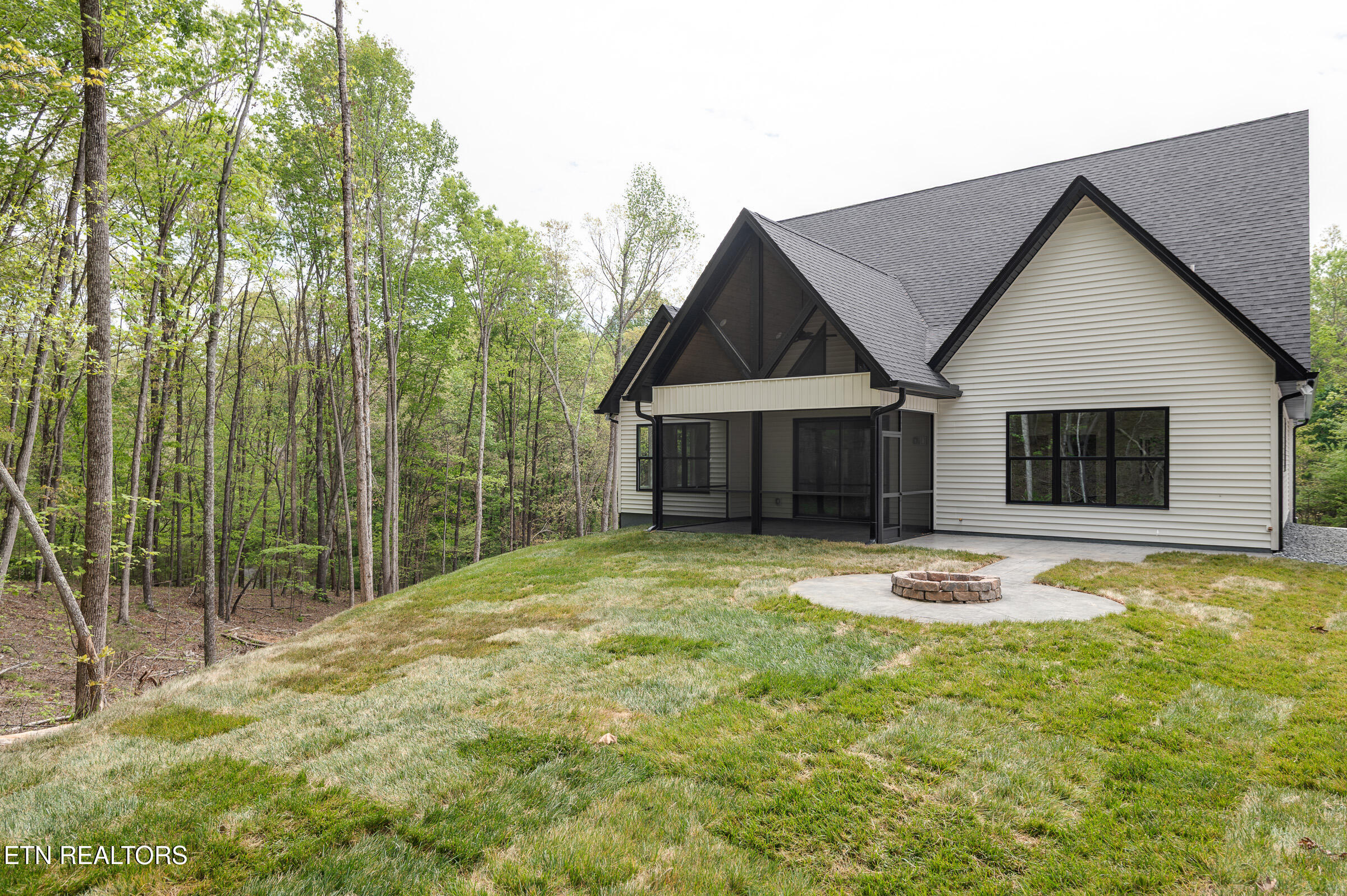 215 Wahuhu Lane Loudon TN 37774