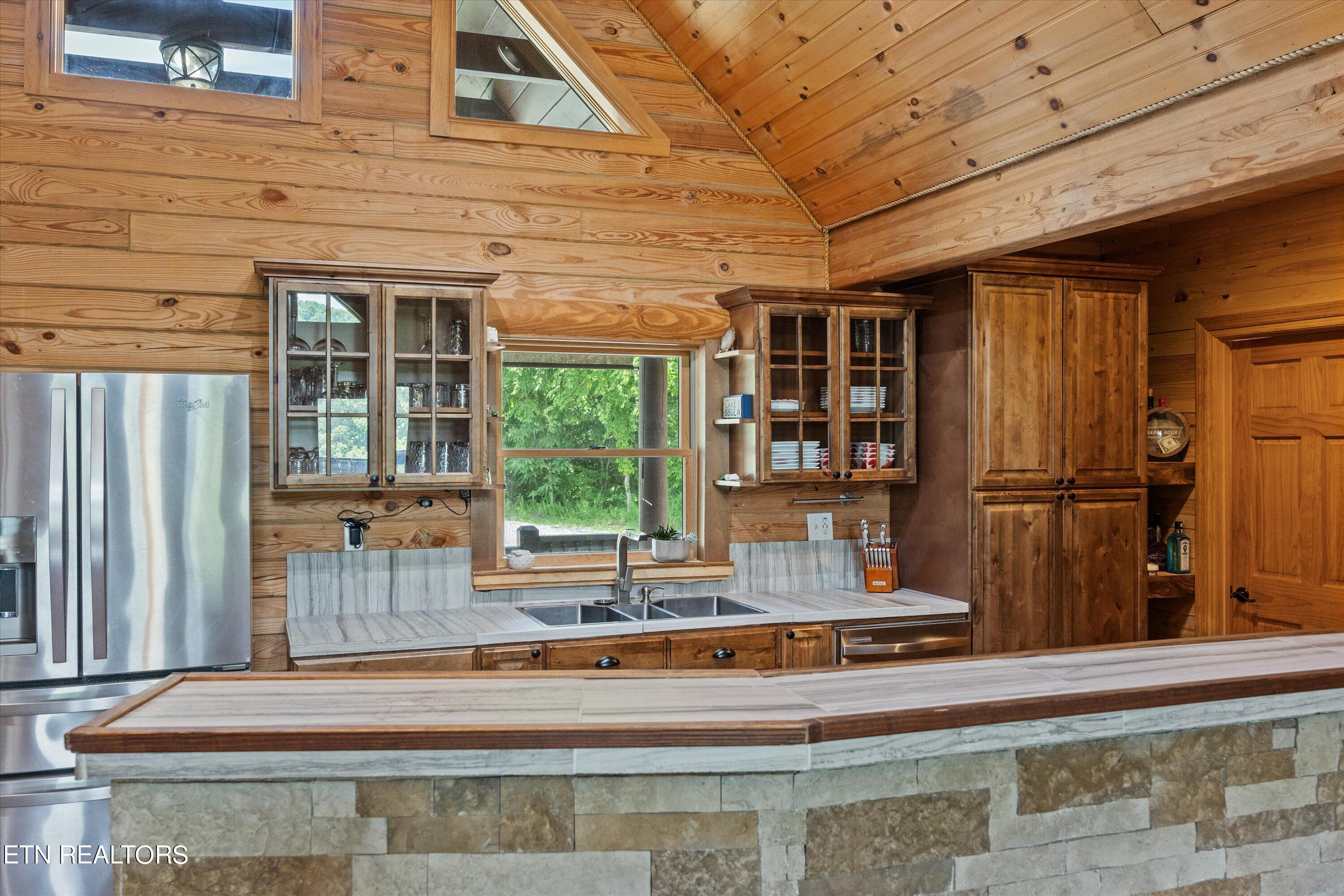1034 Long Spur Trail Dandridge TN 37725