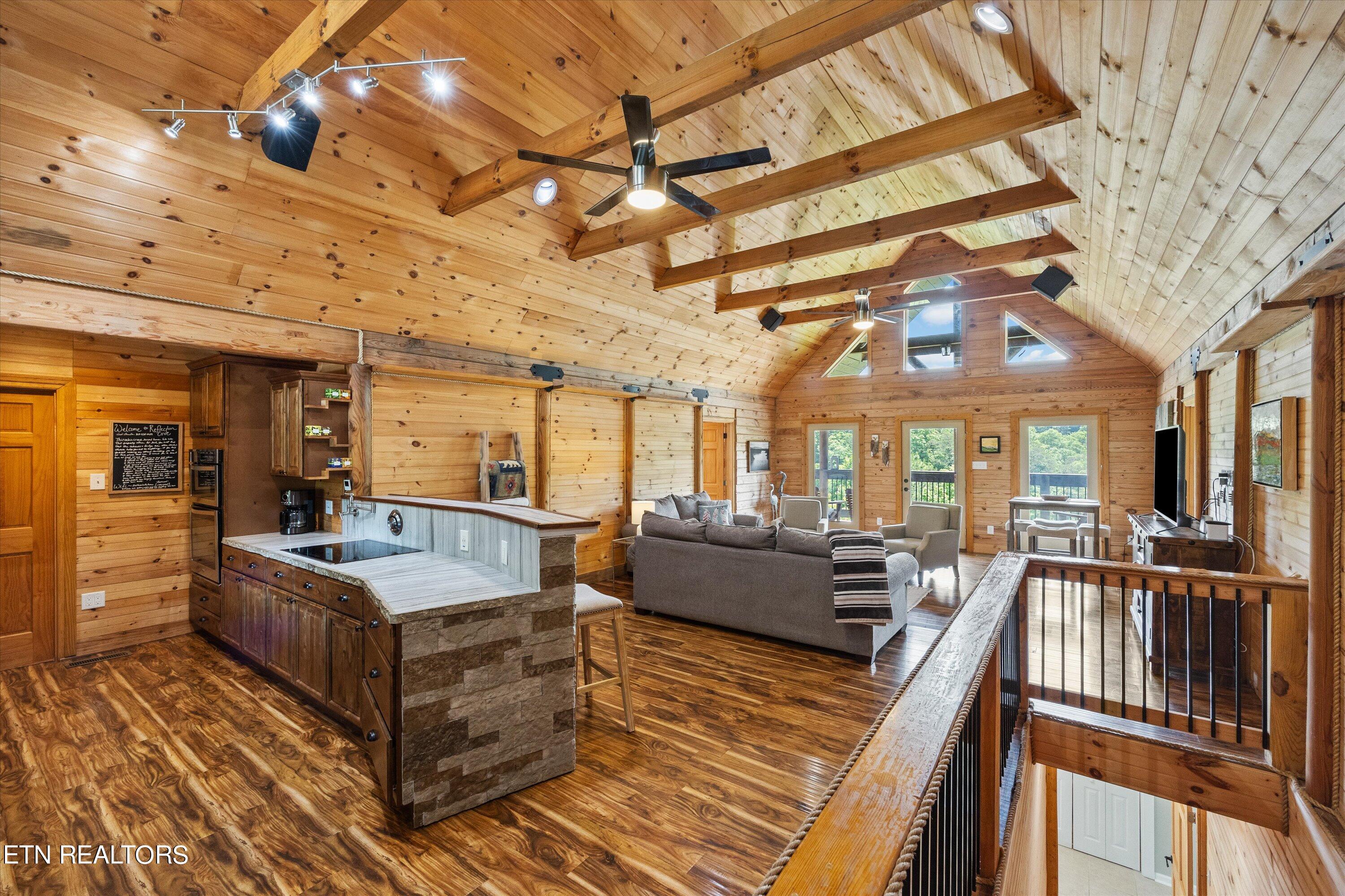 1034 Long Spur Trail Dandridge TN 37725