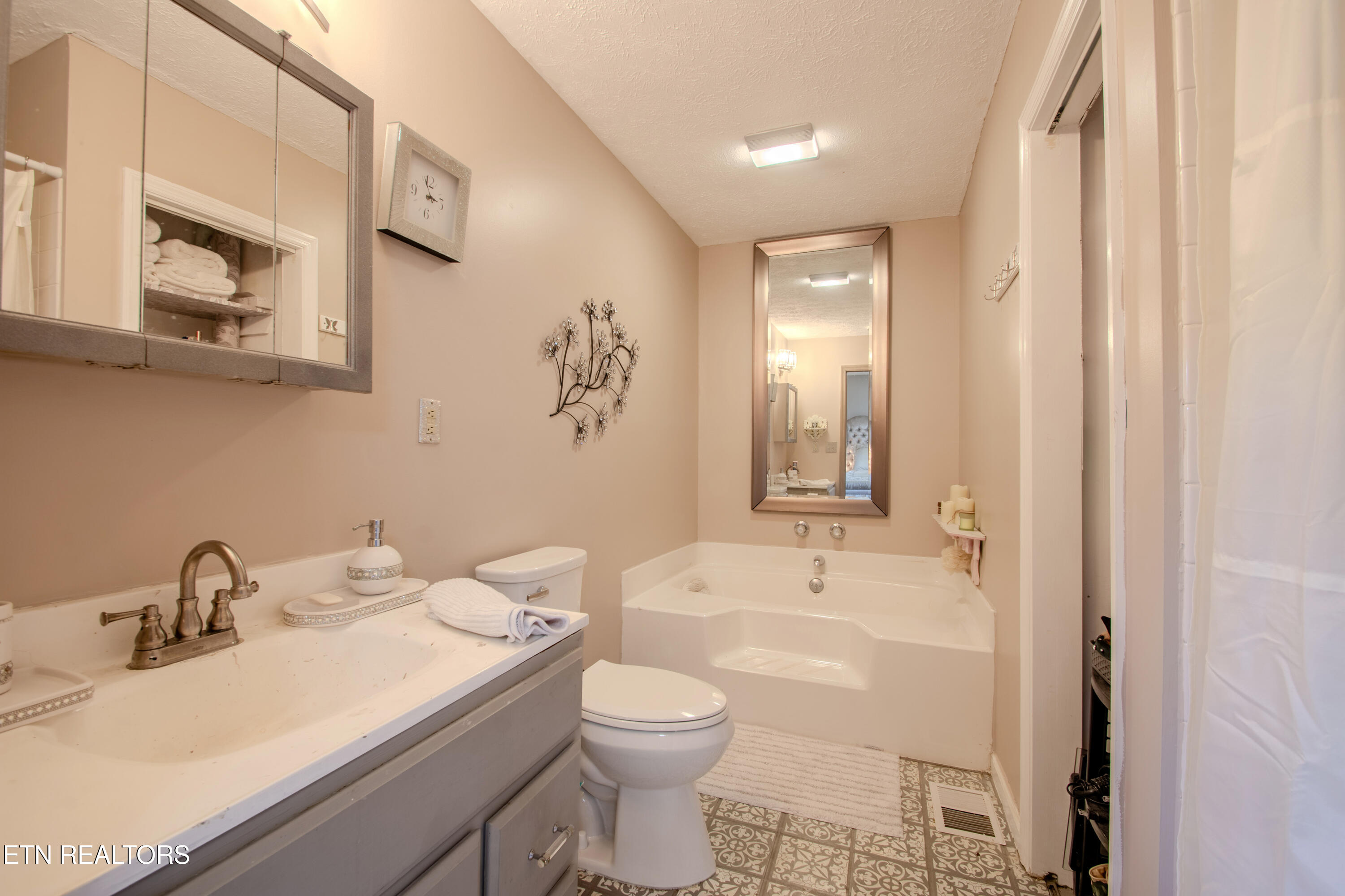 117 Harness Road New Tazewell TN 37825