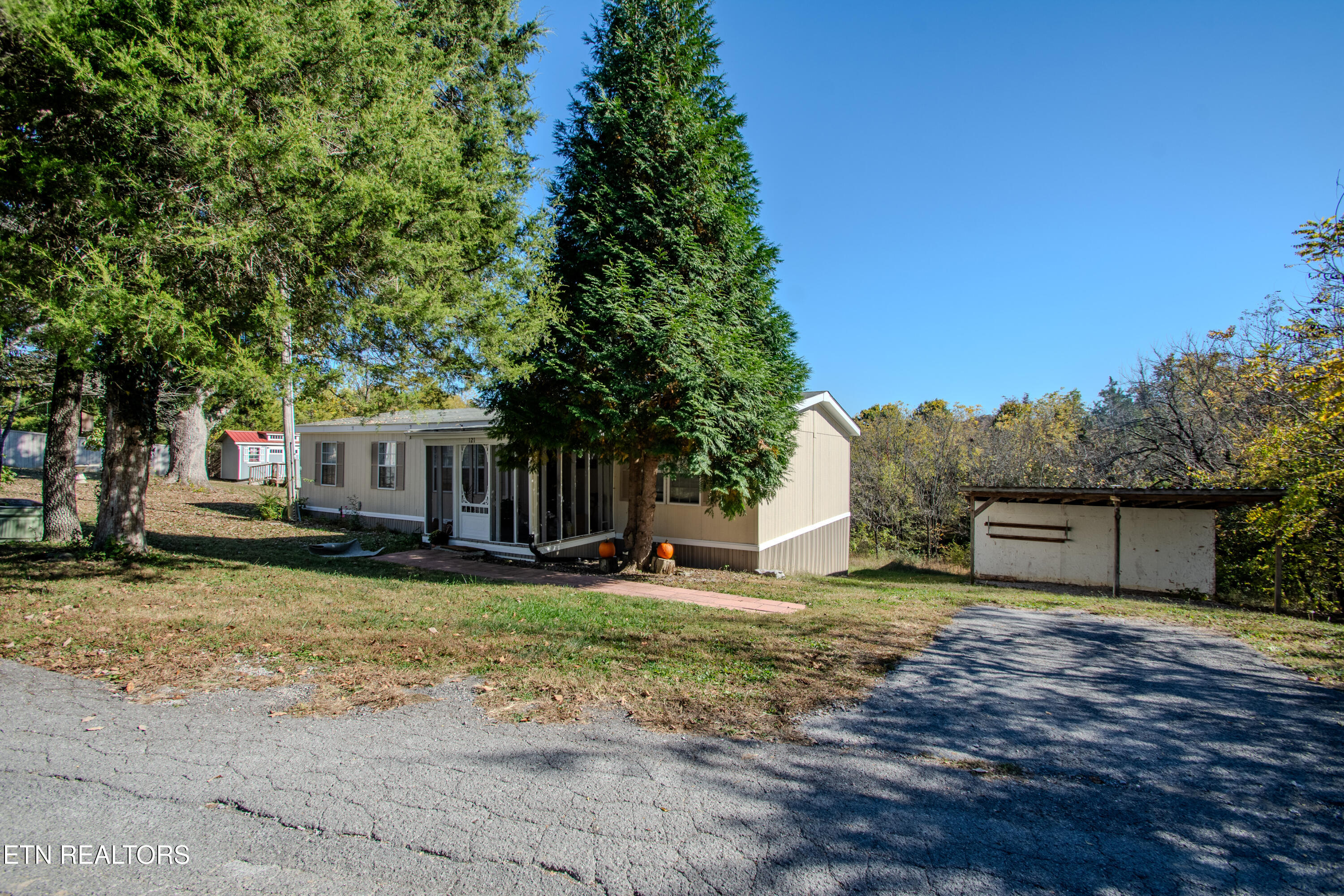 117 Harness Road New Tazewell TN 37825
