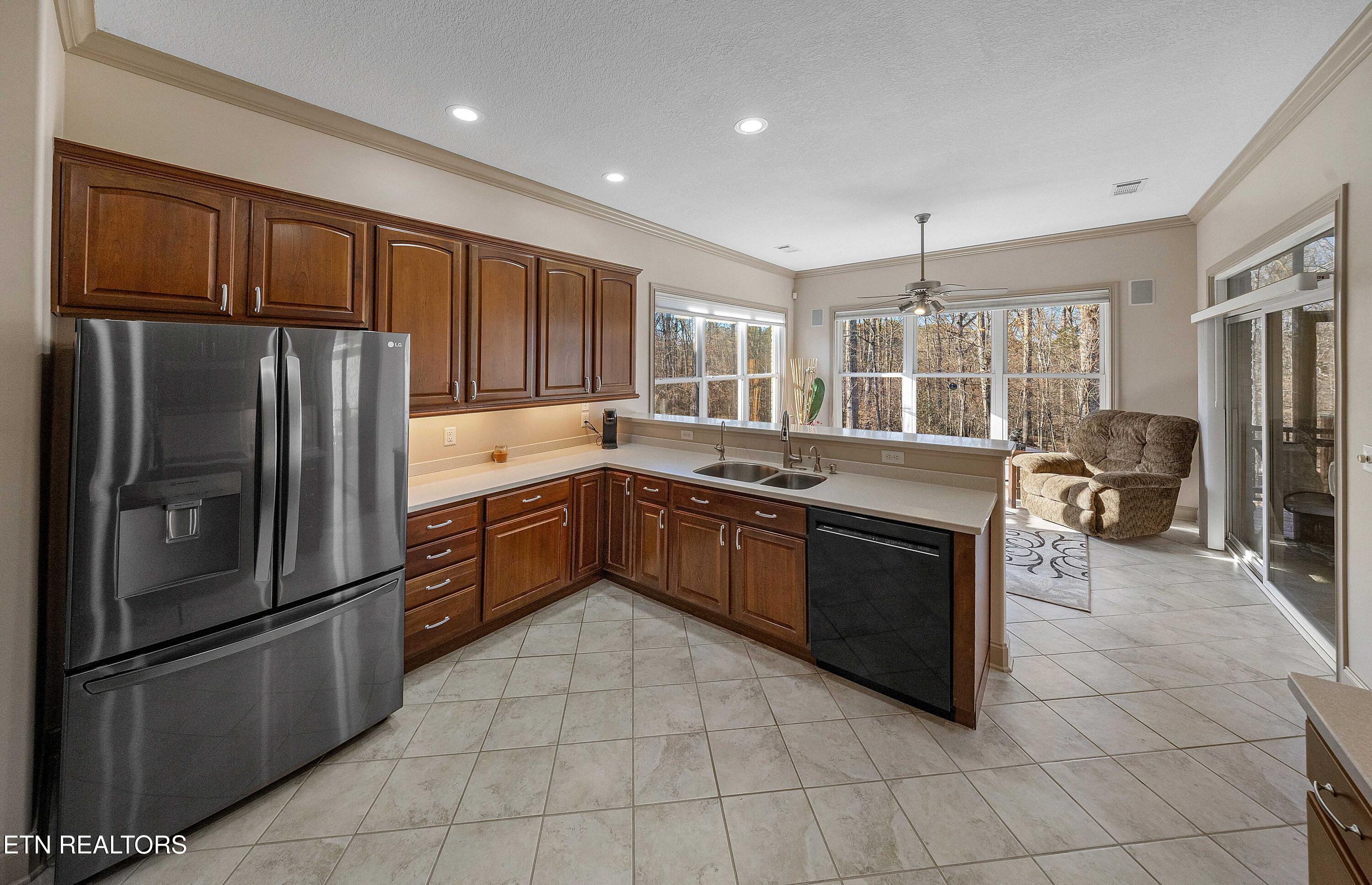 640 Windward Point Lenoir City TN 37772