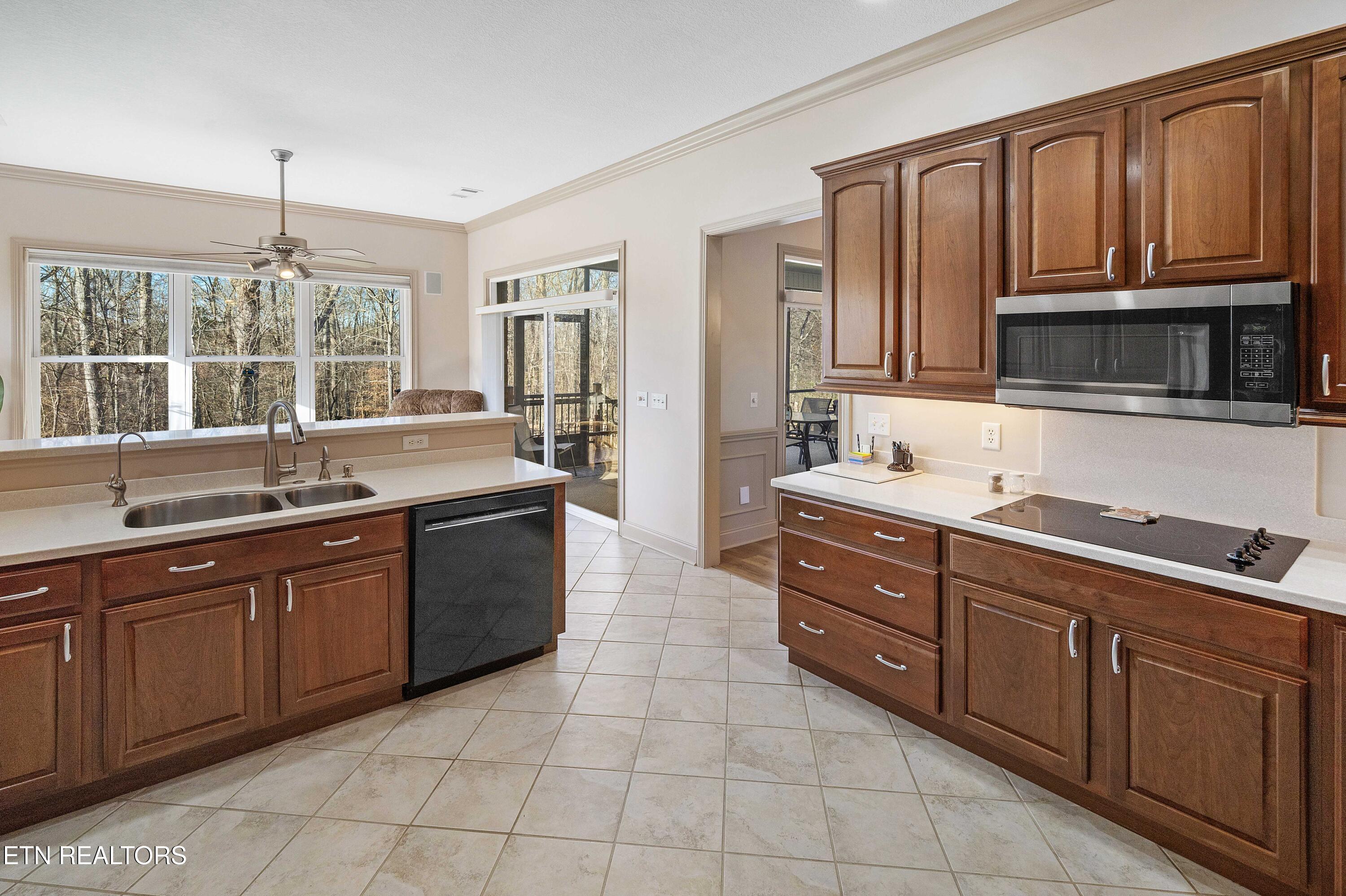 640 Windward Point Lenoir City TN 37772