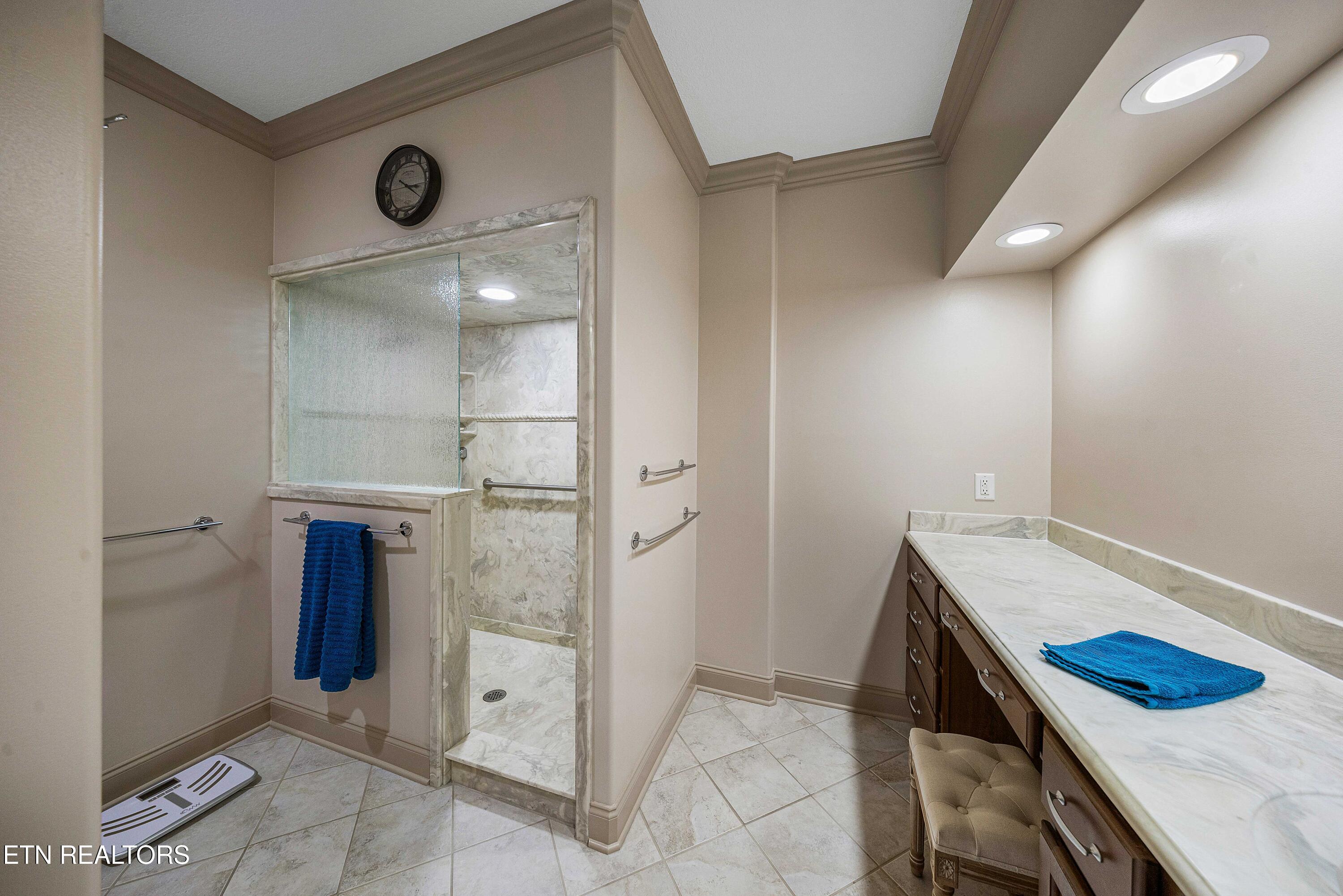640 Windward Point Lenoir City TN 37772