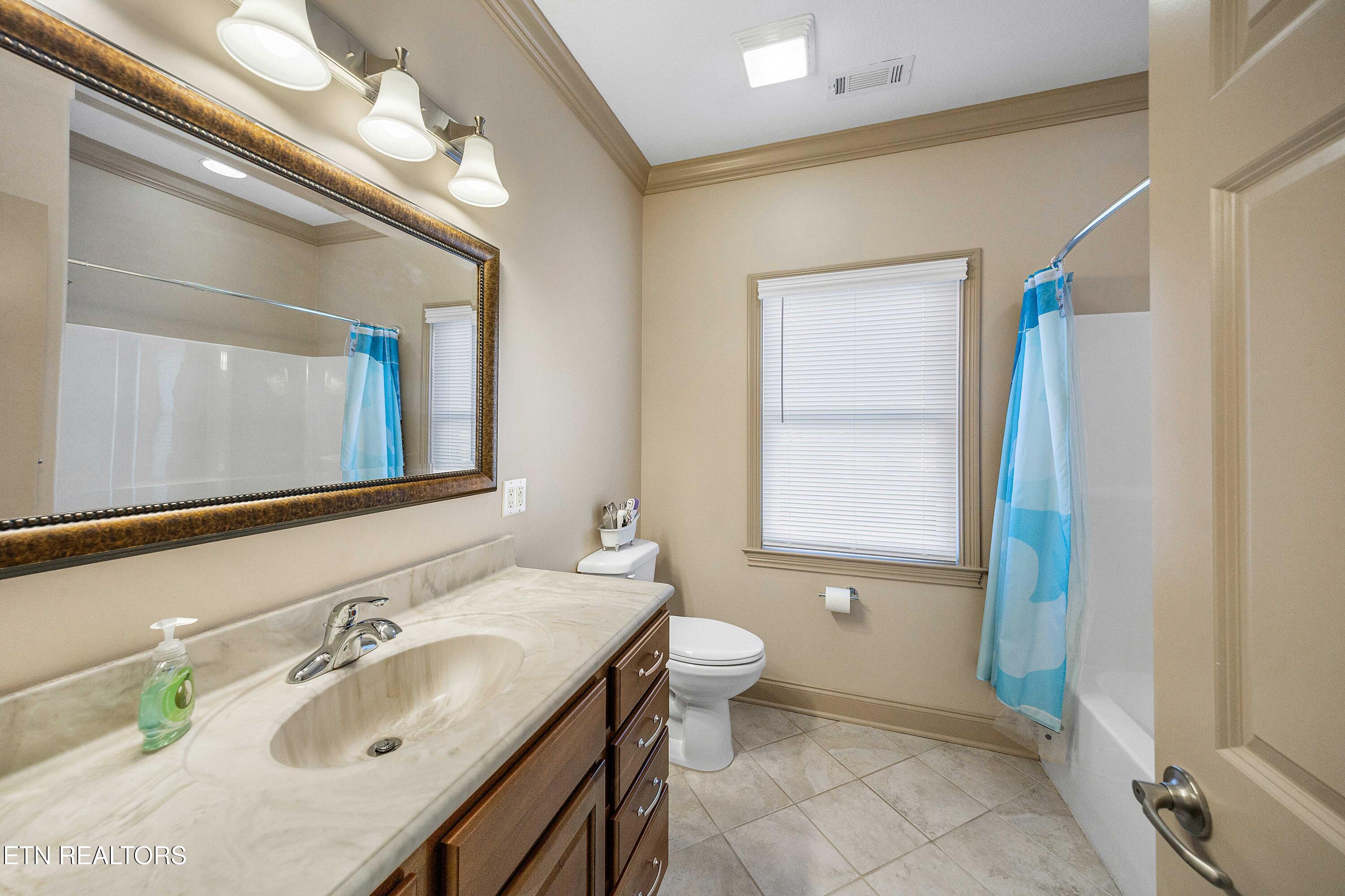 640 Windward Point Lenoir City TN 37772