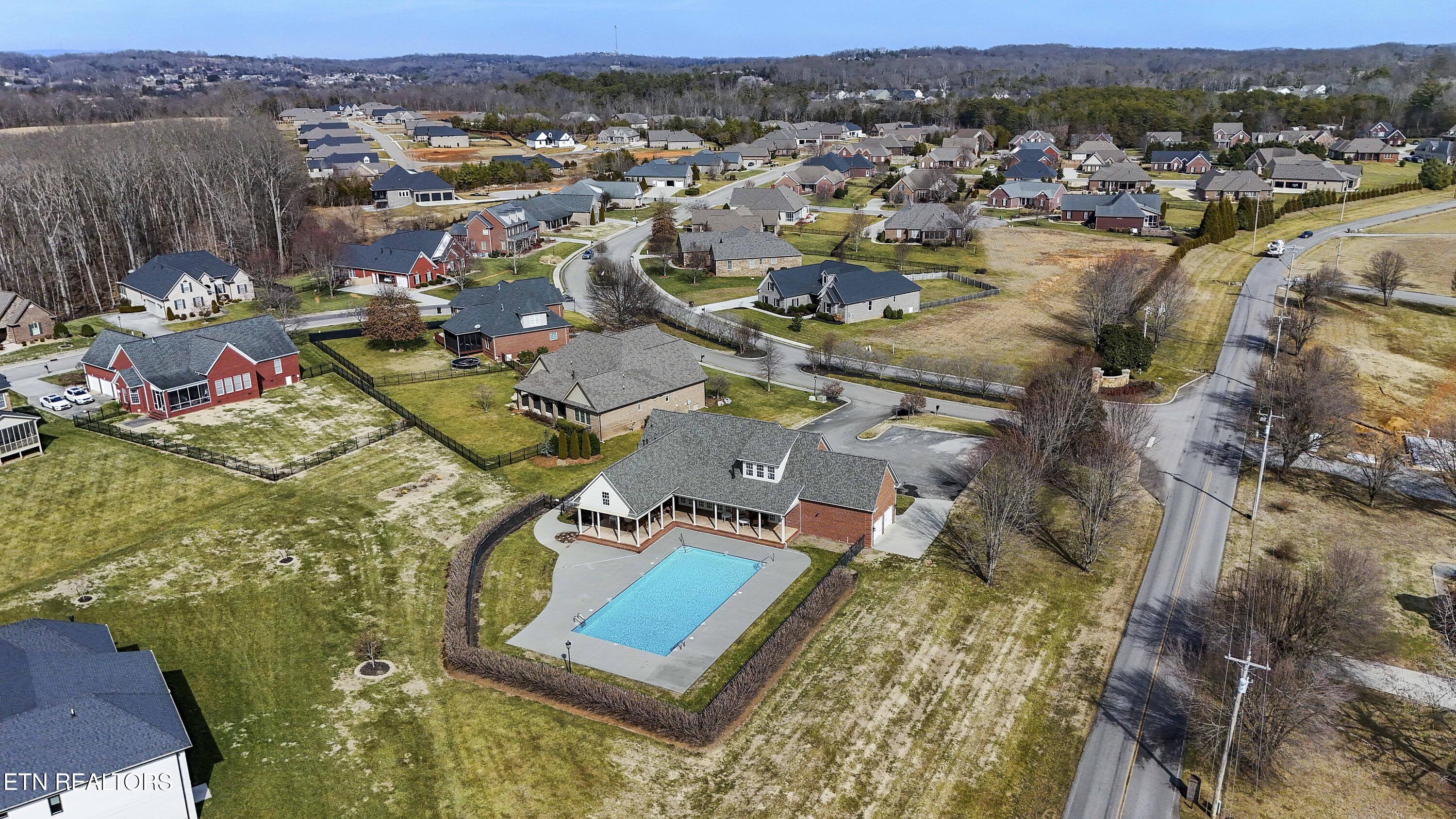640 Windward Point Lenoir City TN 37772