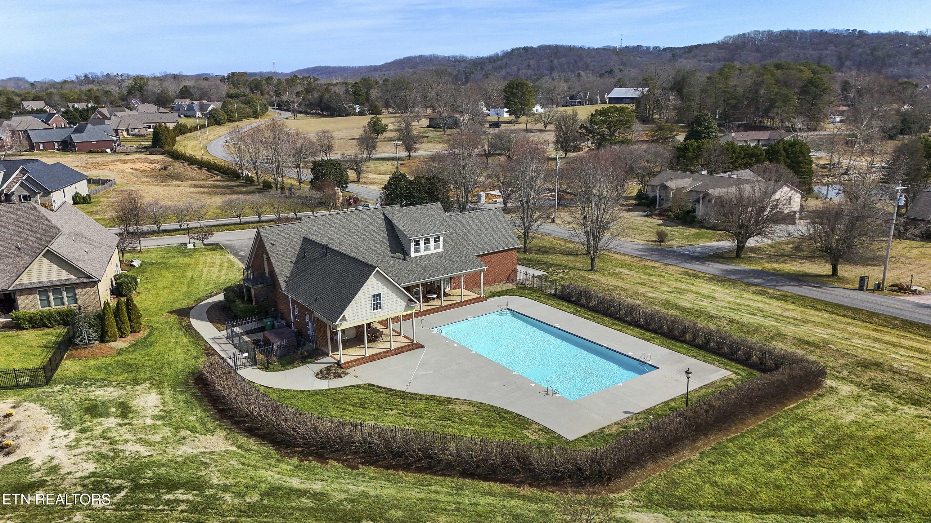 640 Windward Point Lenoir City TN 37772