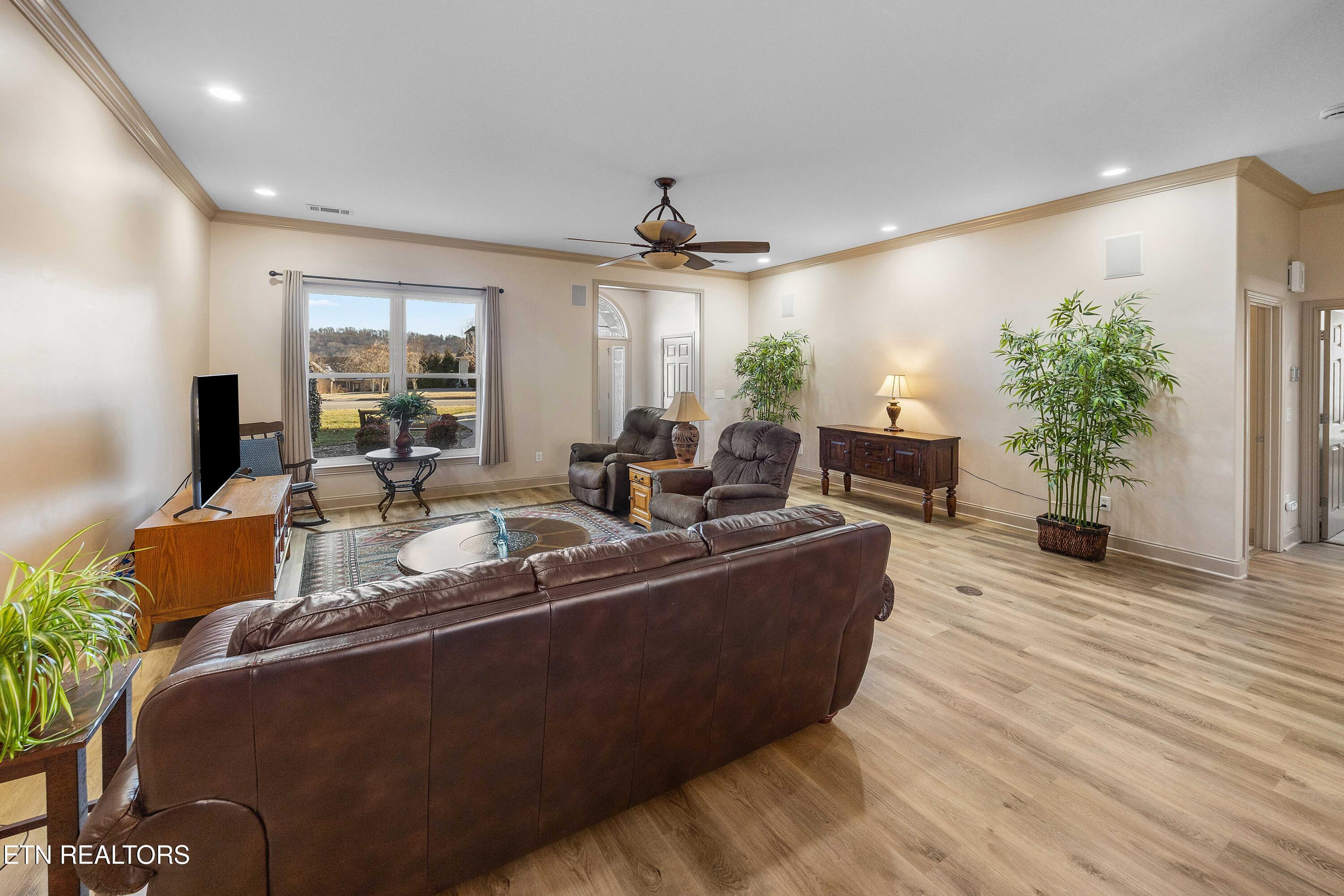 640 Windward Point Lenoir City TN 37772
