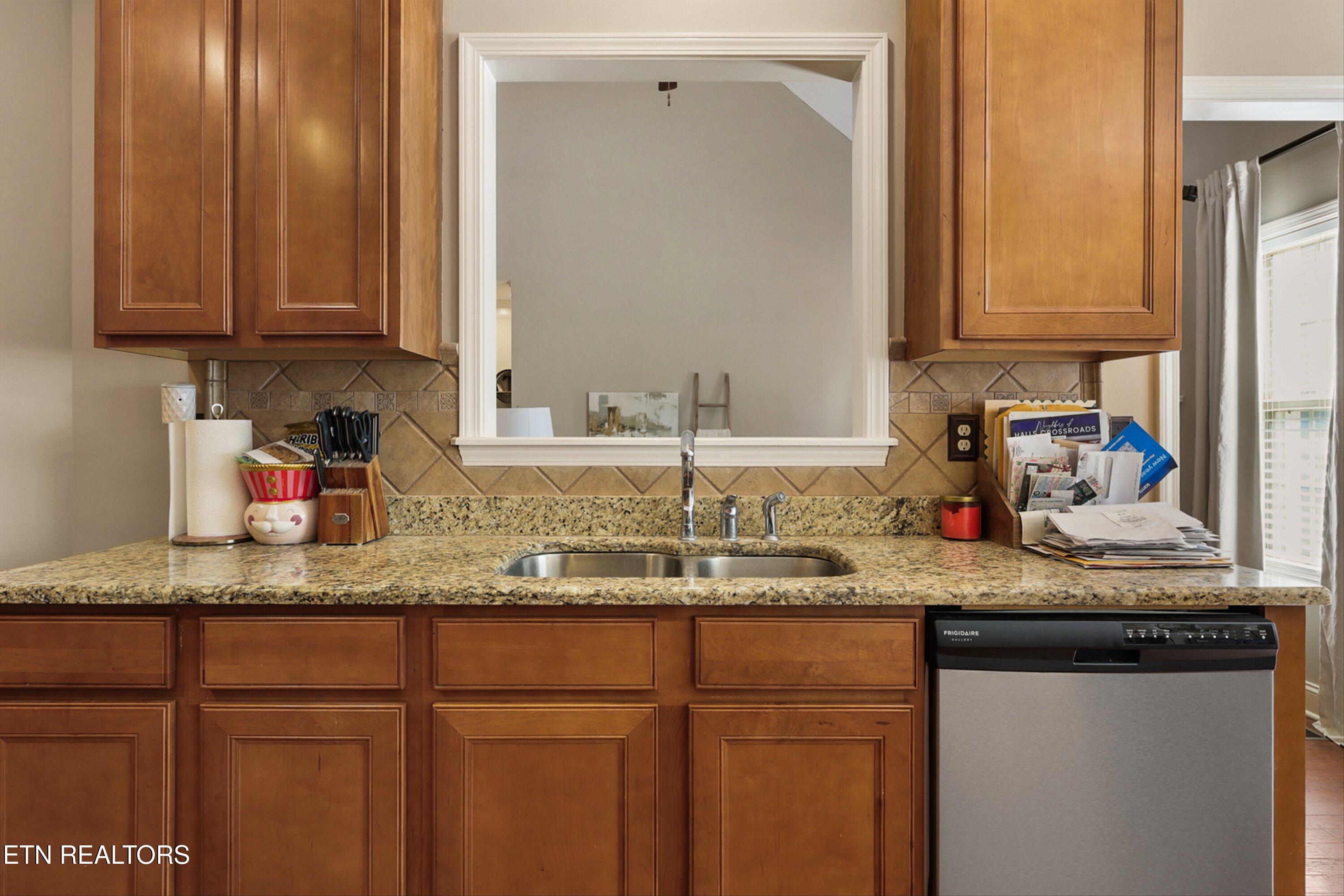 8434 Shoregate Lane Knoxville TN 37938